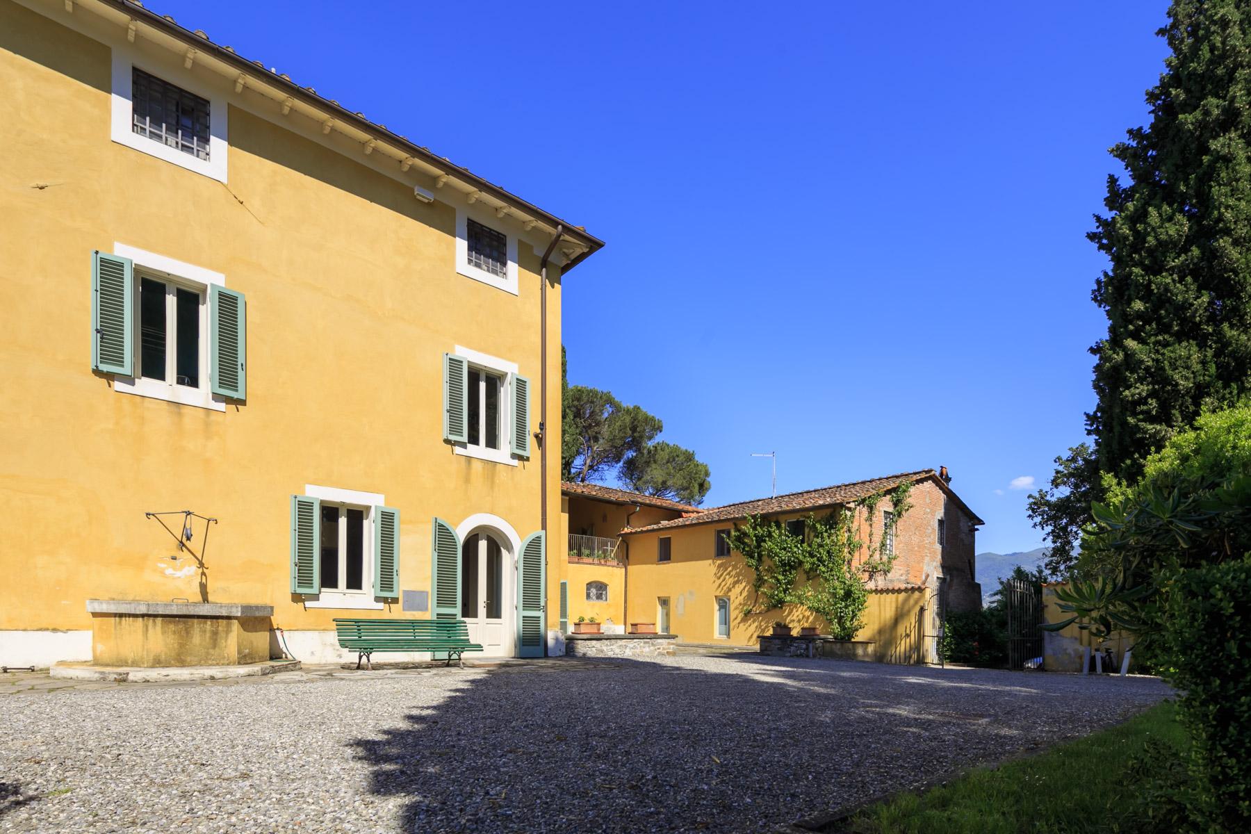 Elegant villa on the Tuscan hills - 9