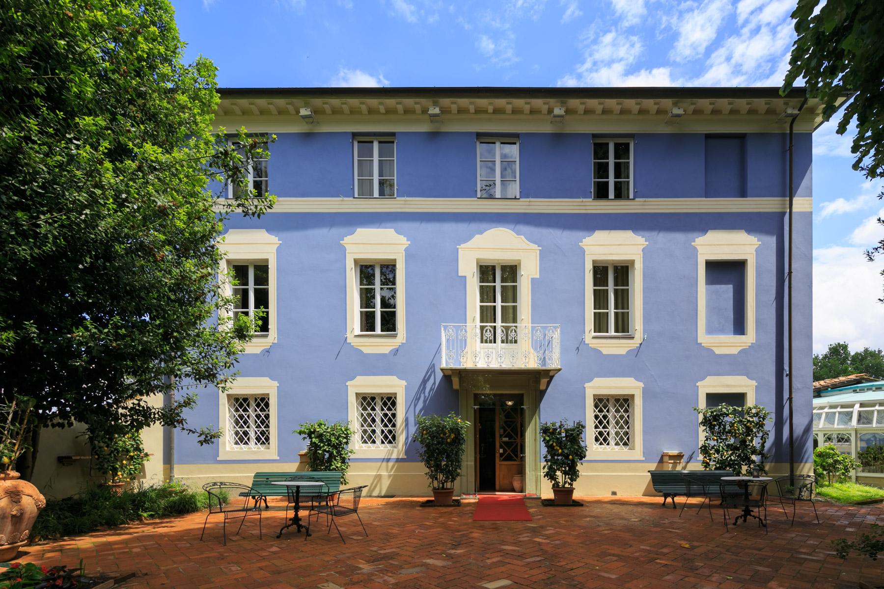 Prestigiosa villa storica a Lucca - 1