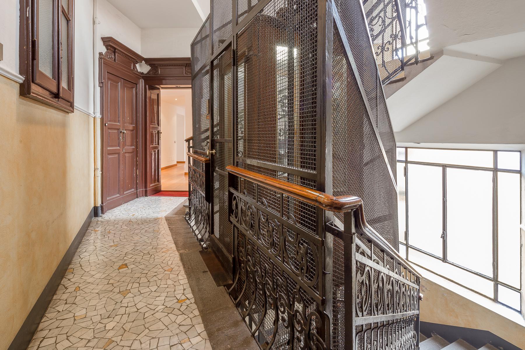 Elegant apartment in a period building just a few steps from the center - 17