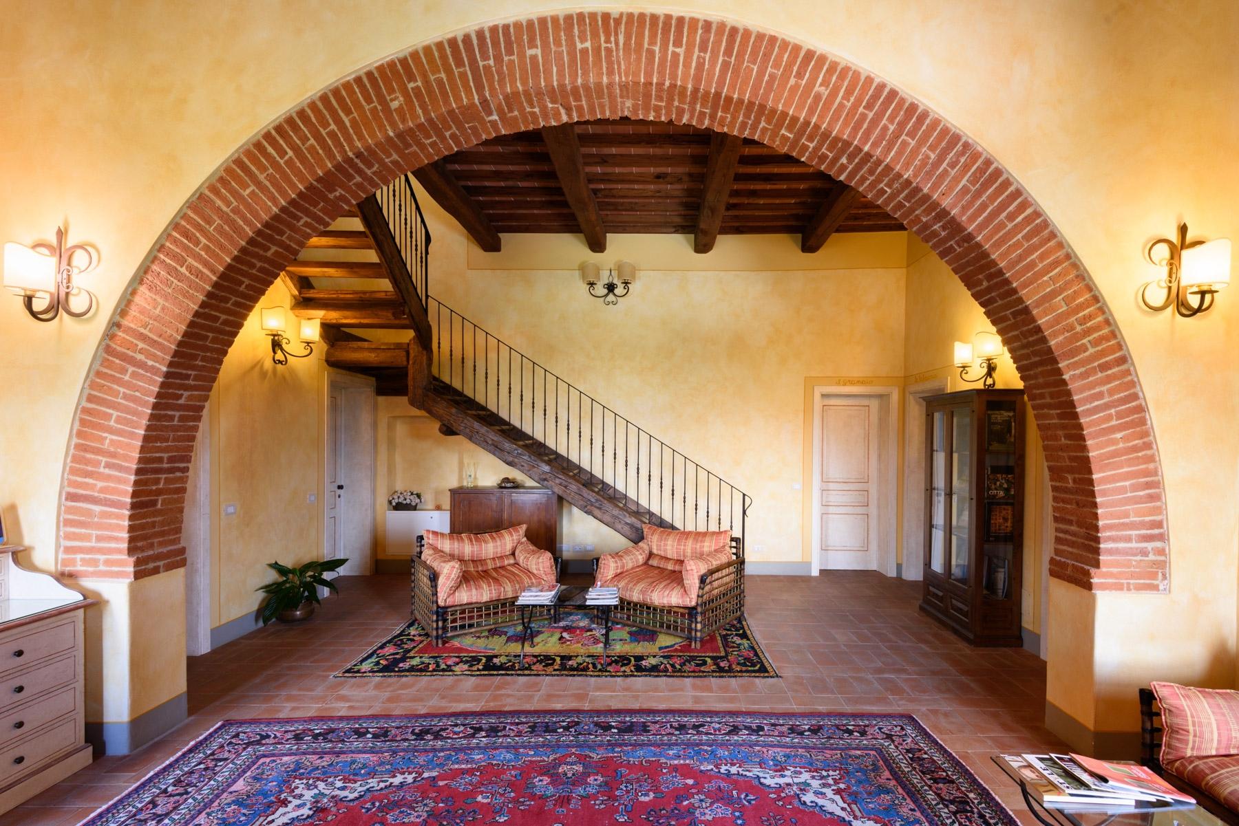 Country hotel with adjacent private villa near Siena - 10