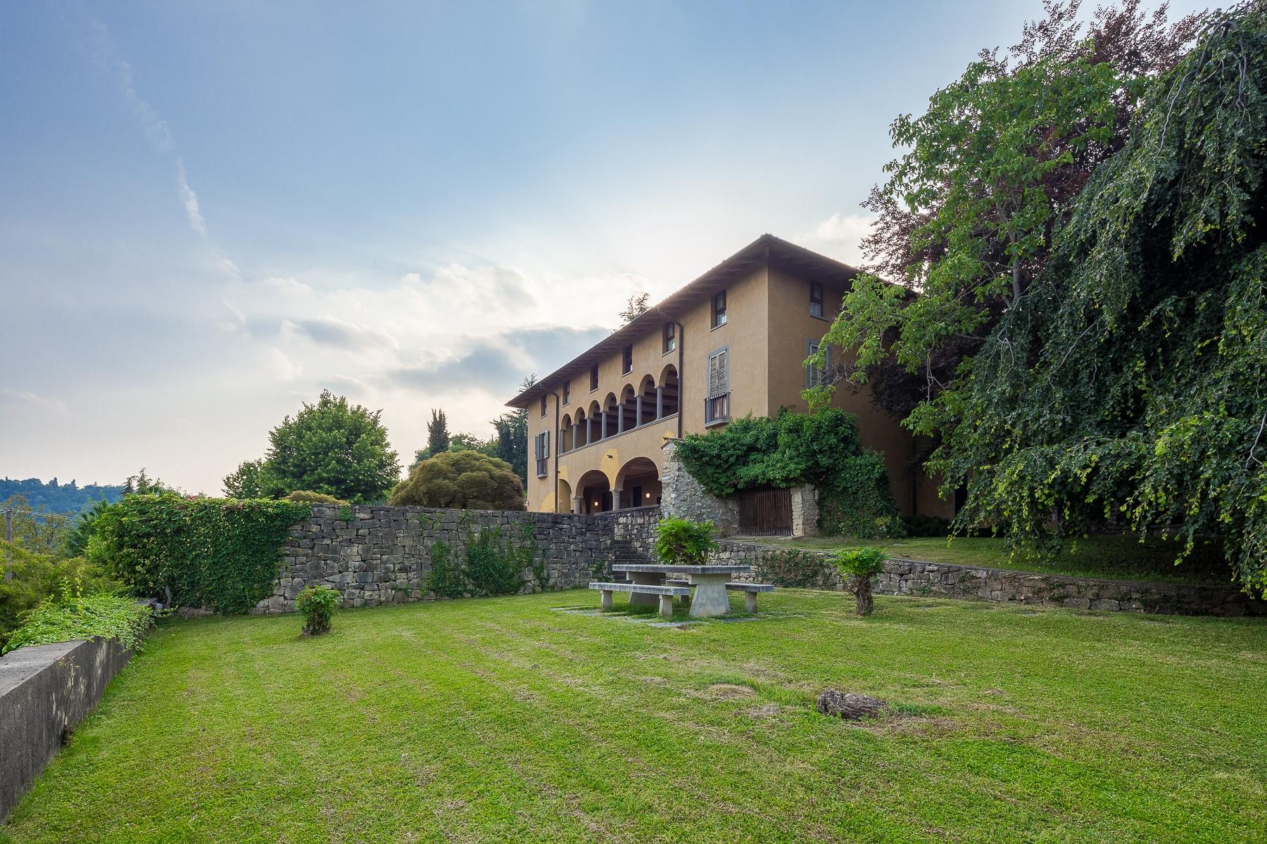 Wunderschöne Villa in den Hügeln von Bergamo - 1