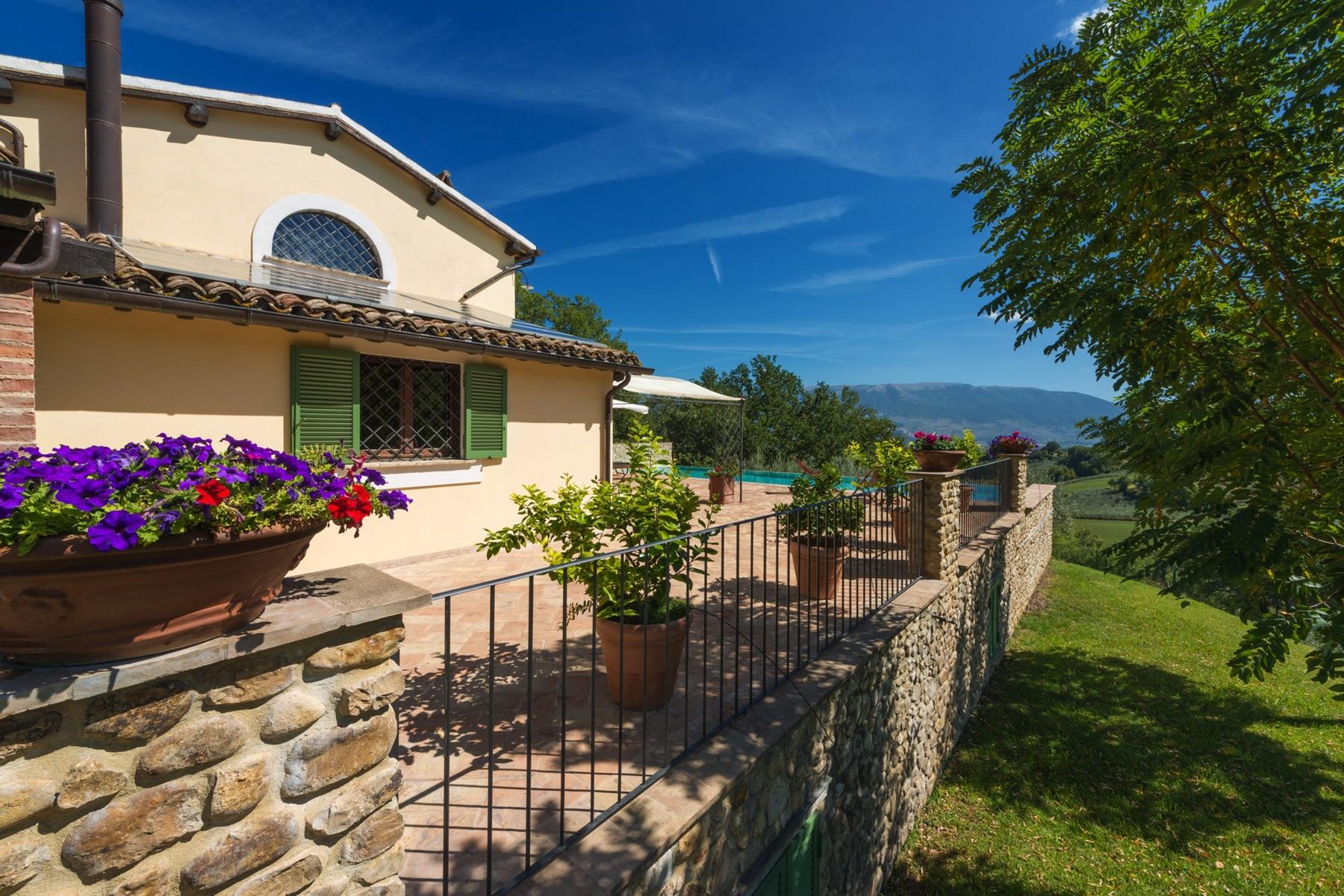 Enchanting property in the Umbrian hills - 6