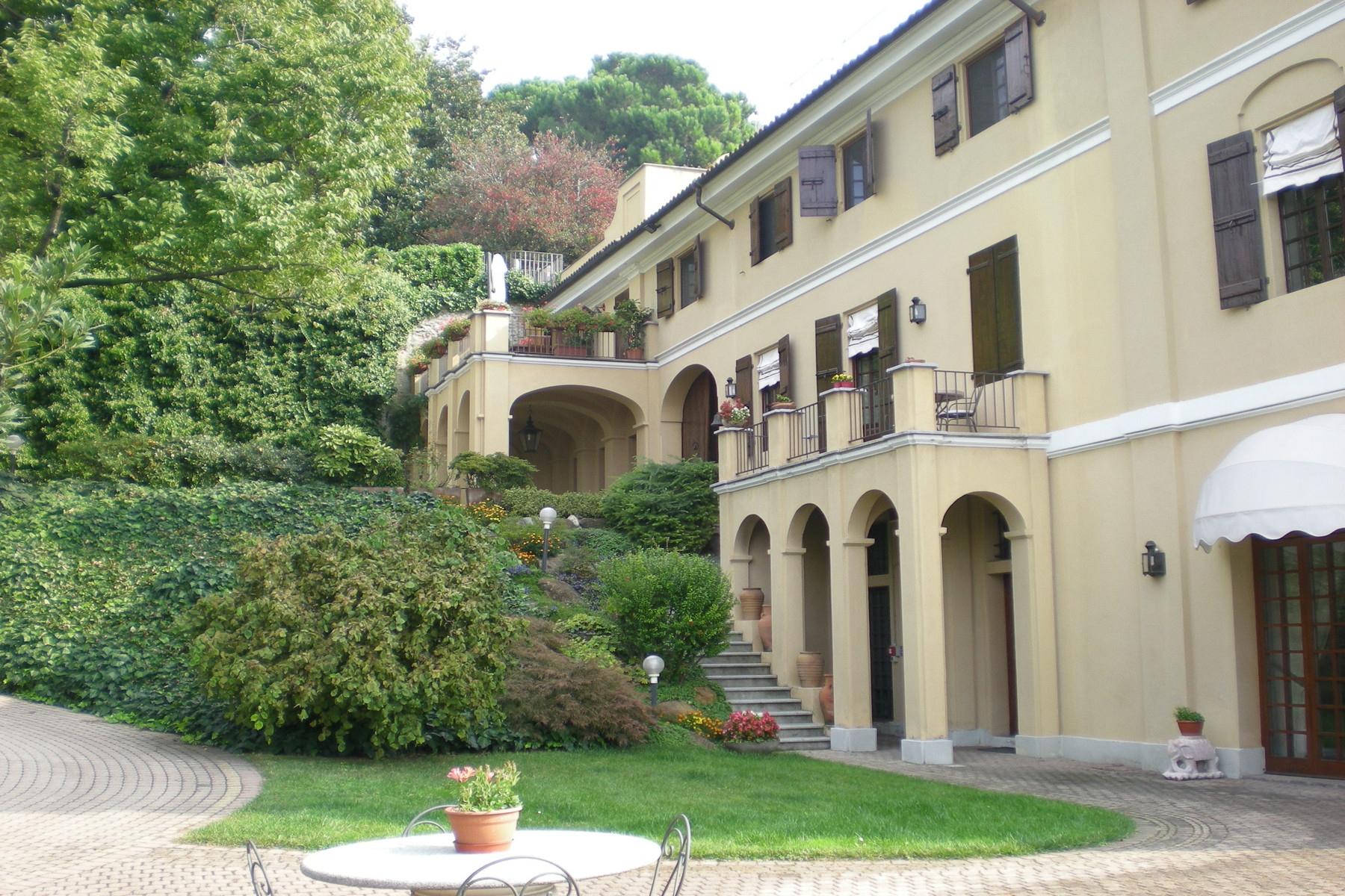 Prestigious historical villa with private garden and swimming pool - 1