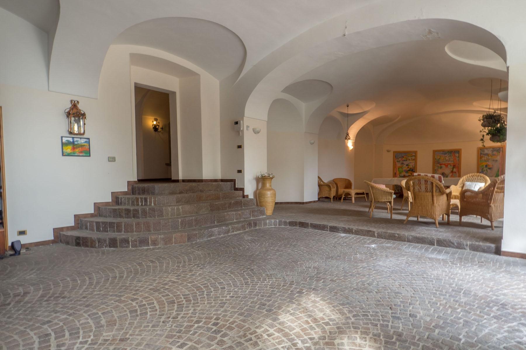 Prestigious historical villa with private garden and swimming pool - 25