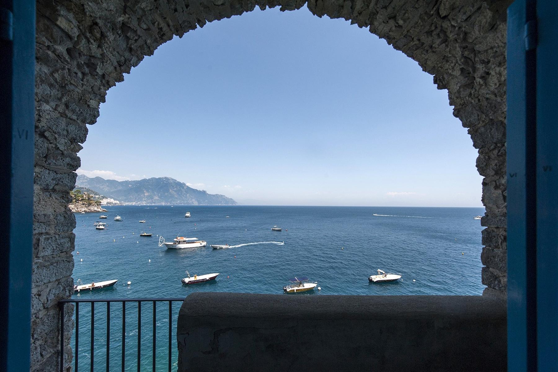 Уникальная вилла с частным доступом к морю на побережье Амальфи, Италия - 2