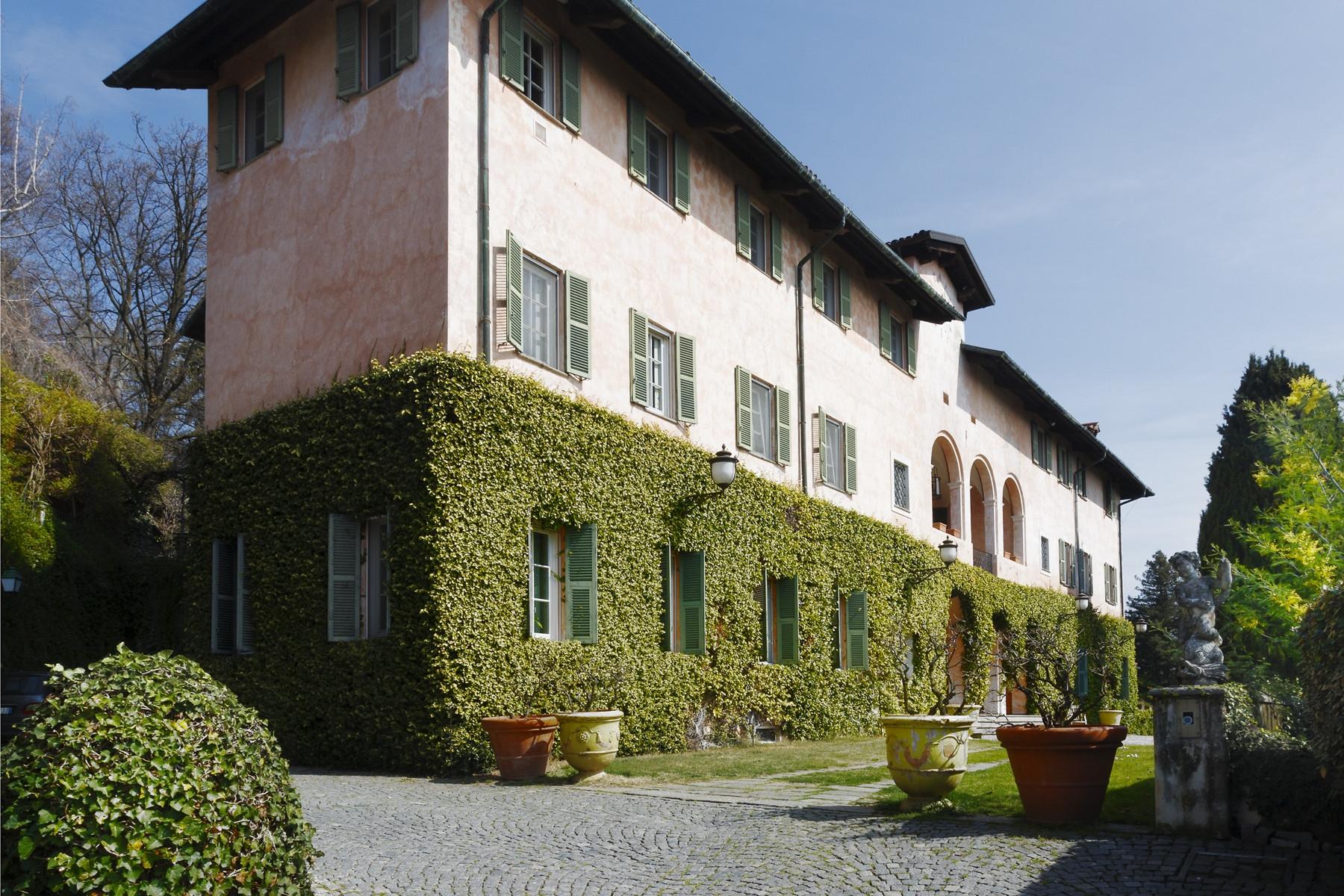 Historische Villa auf dem Land von Biella - 1
