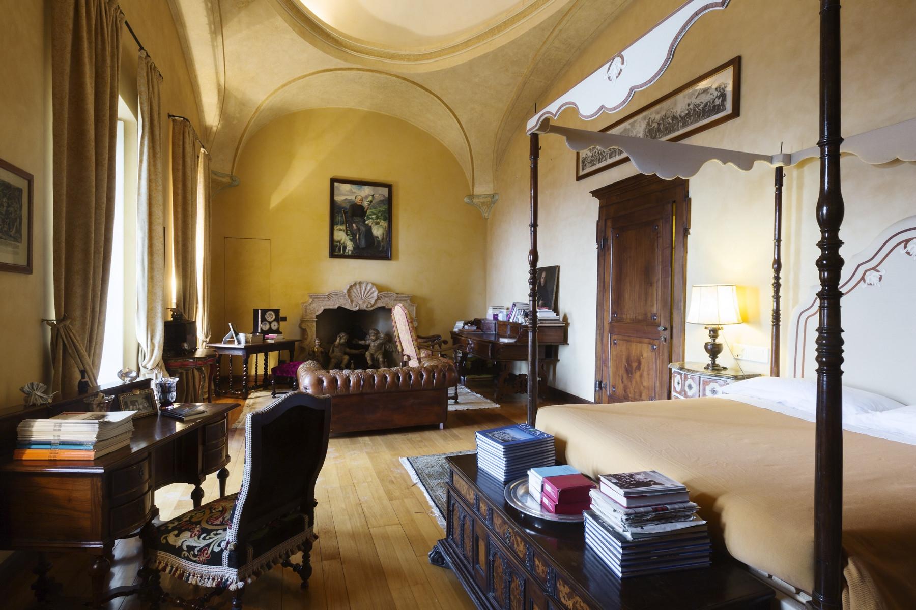 Historische Villa auf dem Land von Biella - 9