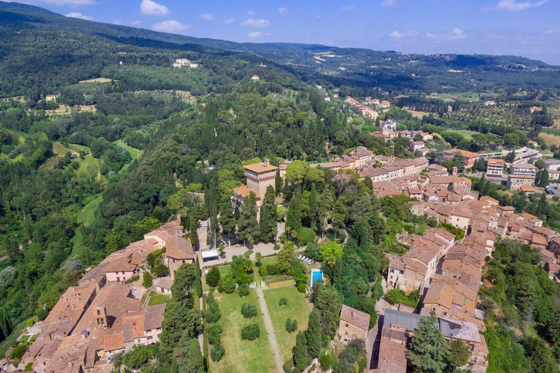 Rocca di Cetona, eine herrliche Villa mit atemberaubendem Blick auf die Landschaft - 35