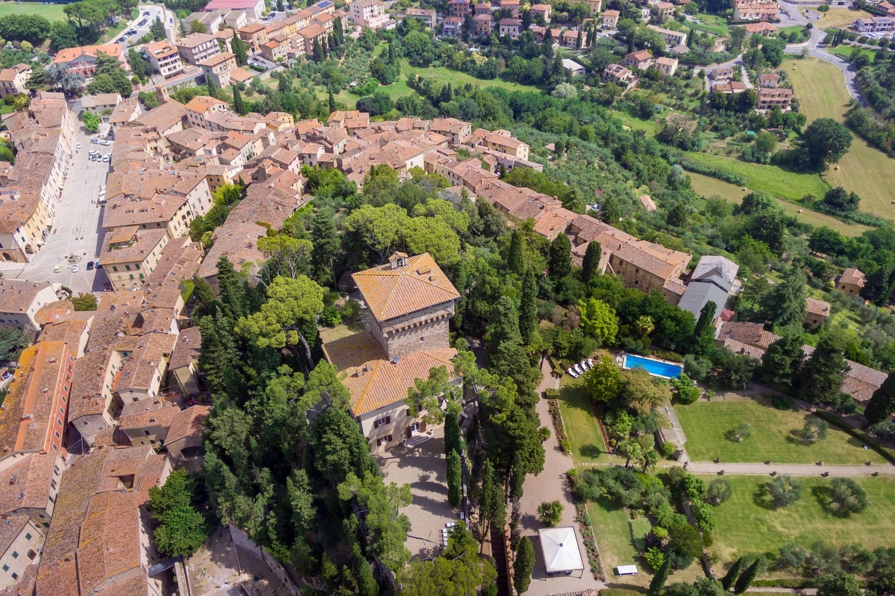 Rocca di Cetona, eine herrliche Villa mit atemberaubendem Blick auf die Landschaft - 34