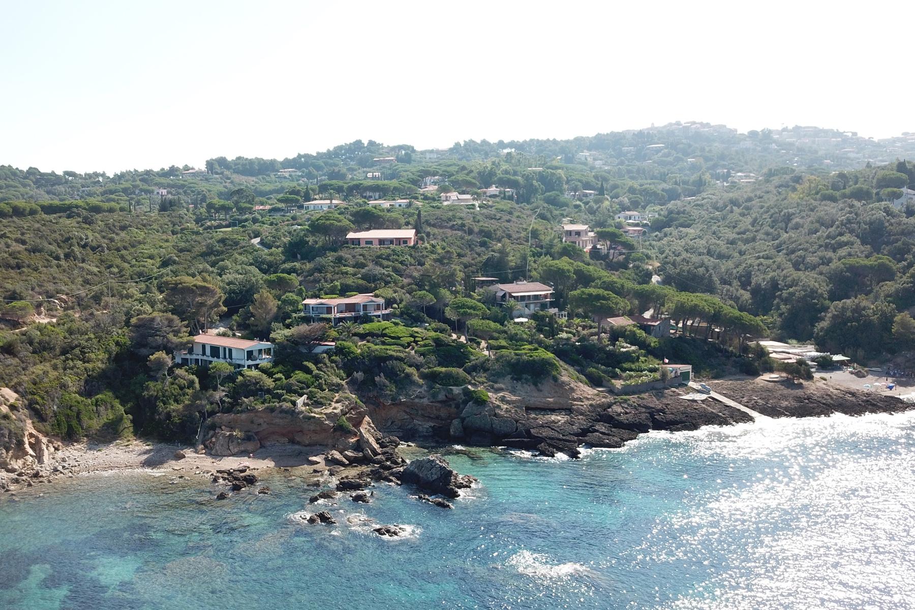 Villa avec une vue à couper le souffle  sur la mer et accès direct à la plage - 17