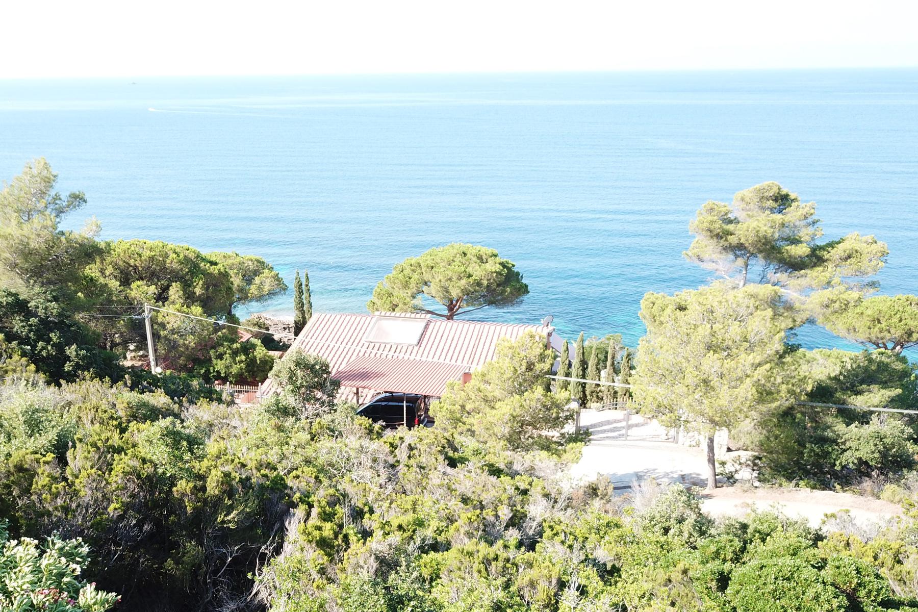 Villa avec une vue à couper le souffle  sur la mer et accès direct à la plage - 13