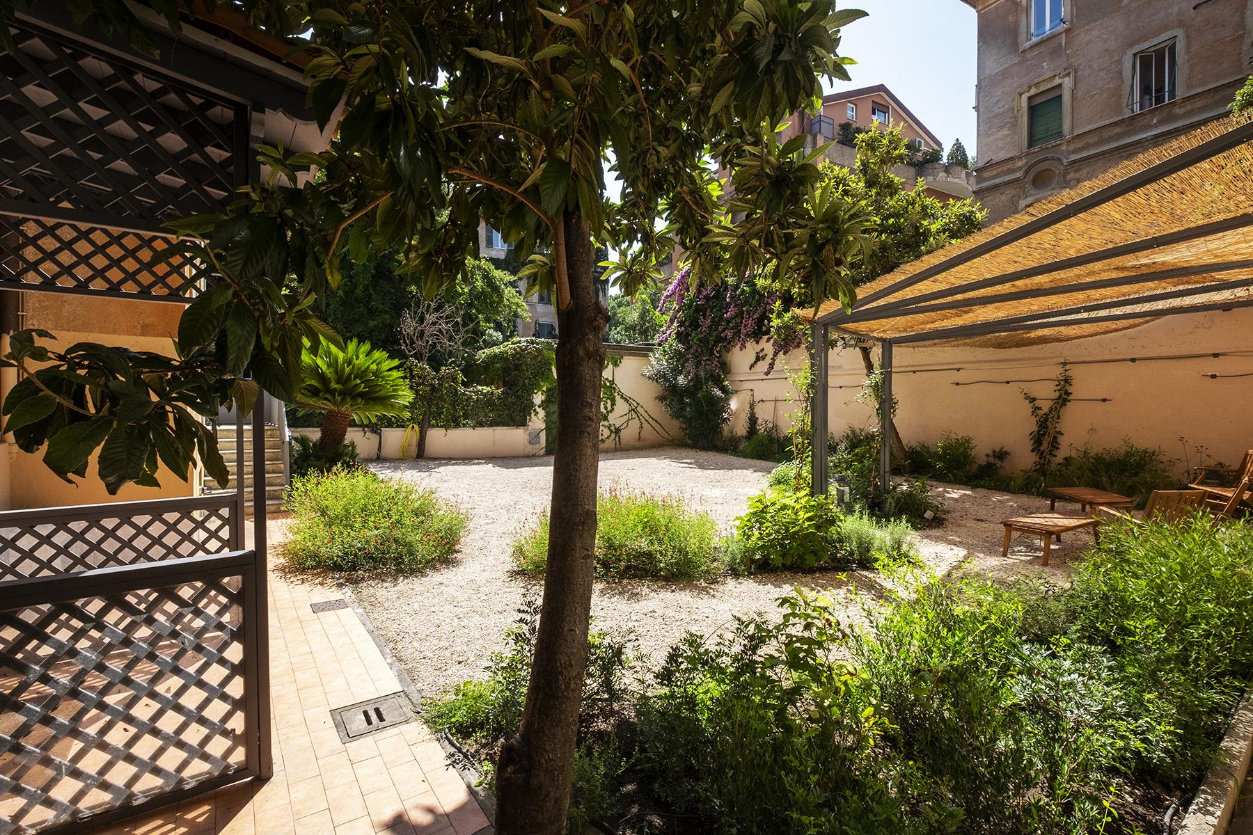 Элегантные апартаменты с красивым садом и тремя парковочными местами в Париоли. - 28