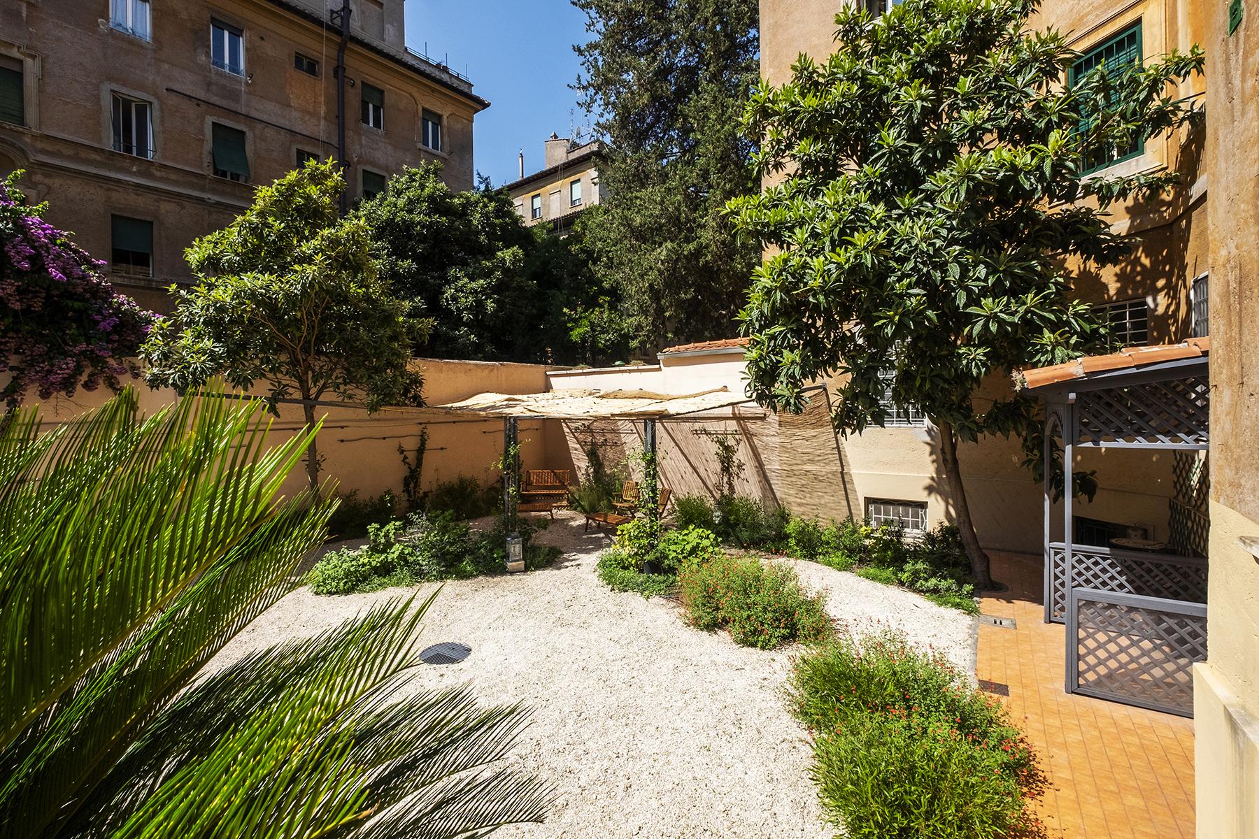 Элегантные апартаменты с красивым садом и тремя парковочными местами в Париоли. - 11