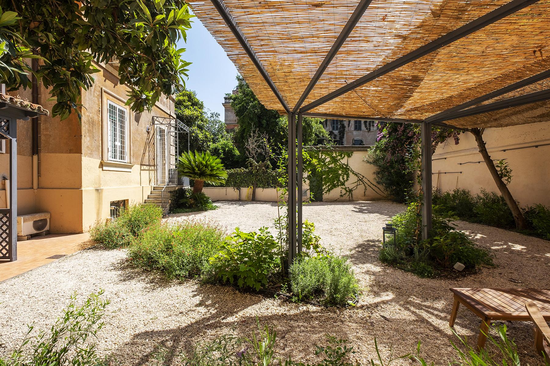 Элегантные апартаменты с красивым садом и тремя парковочными местами в Париоли. - 15