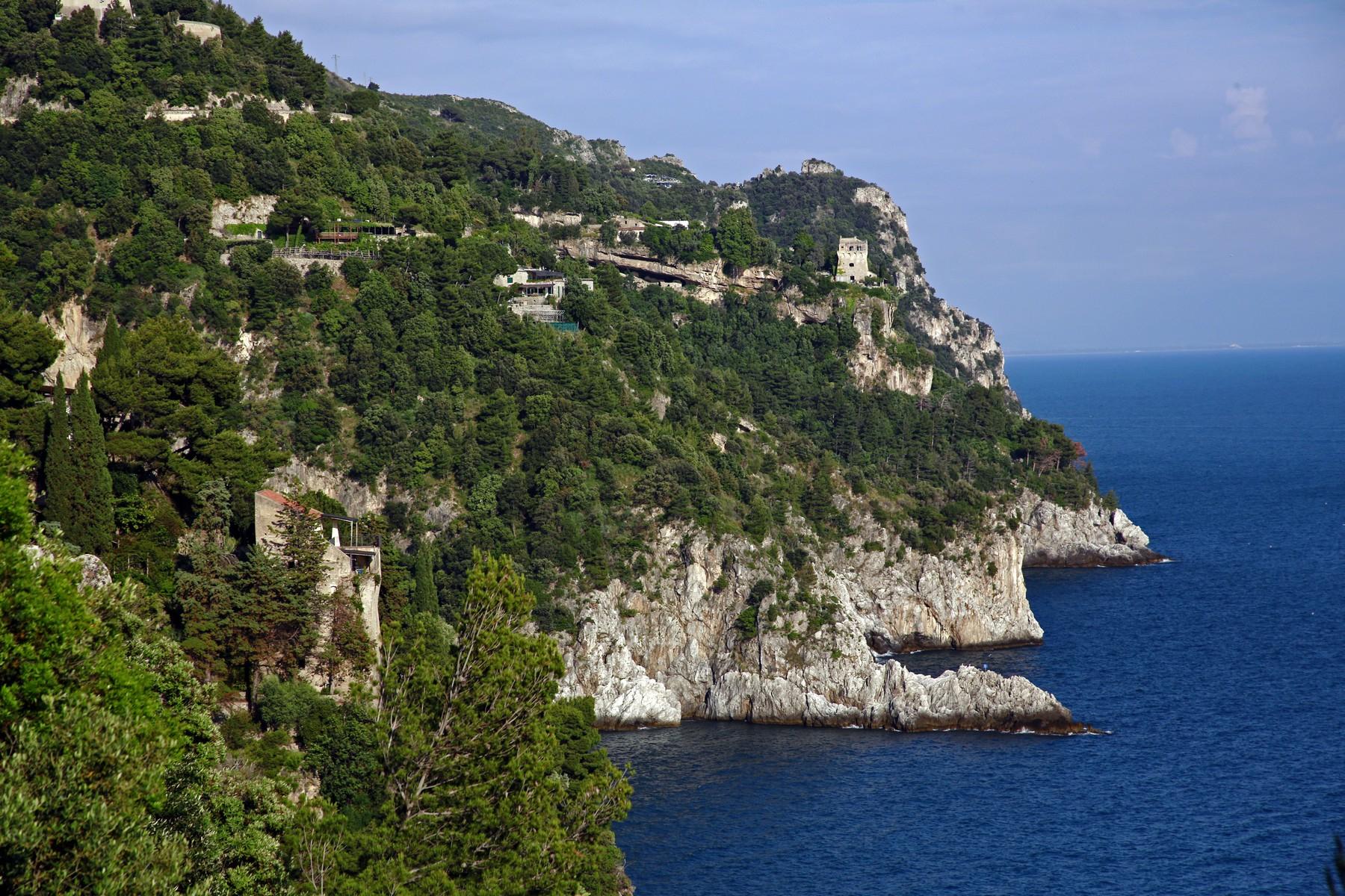 Современная вилла с панорамным бассейном на побережье Амальфи, Италия - 4
