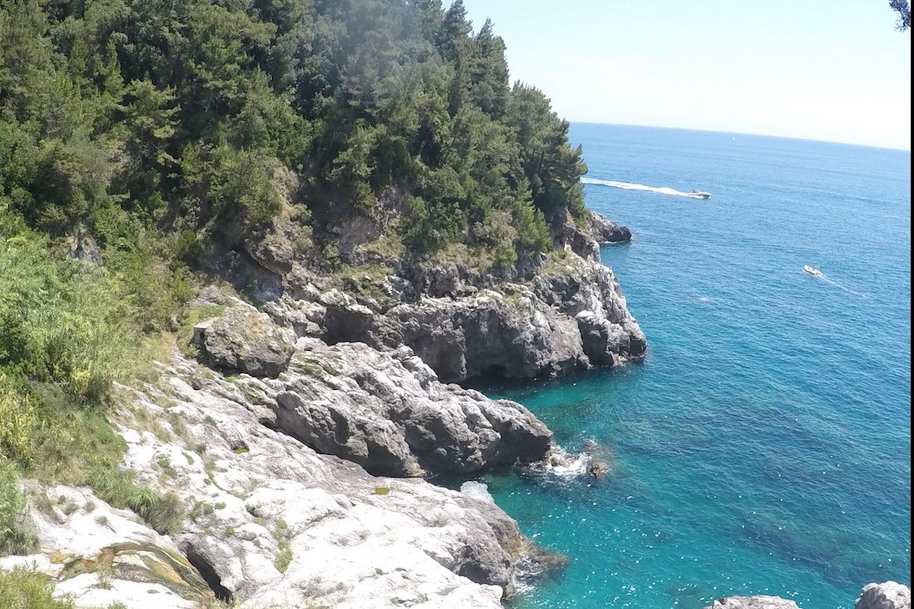 Современная вилла с панорамным бассейном на побережье Амальфи, Италия - 31
