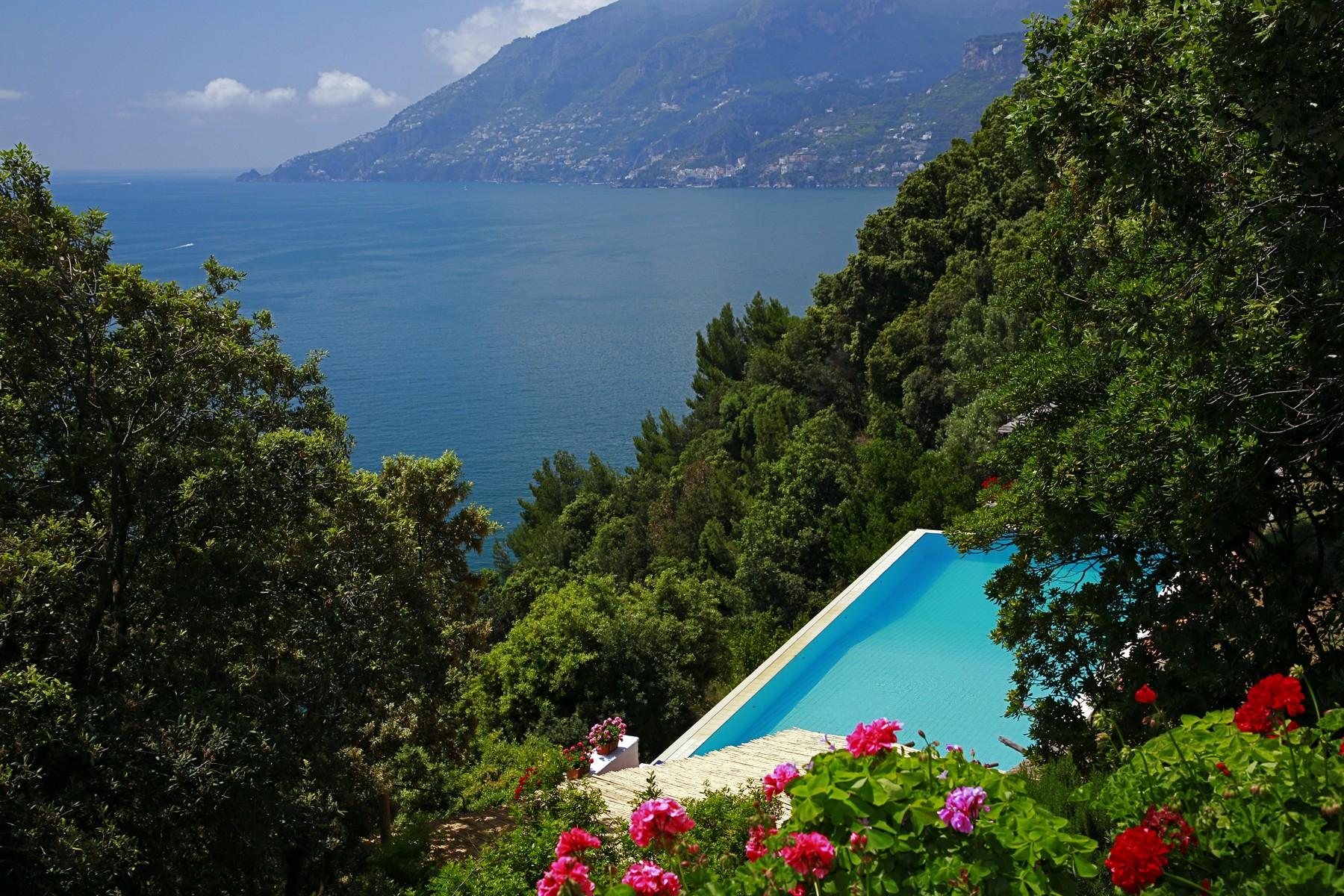 Современная вилла с панорамным бассейном на побережье Амальфи, Италия - 2
