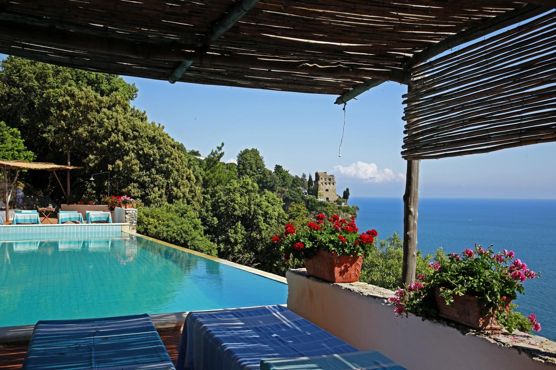 Villa pied dans l'eau sur la côte amalfitaine - 7