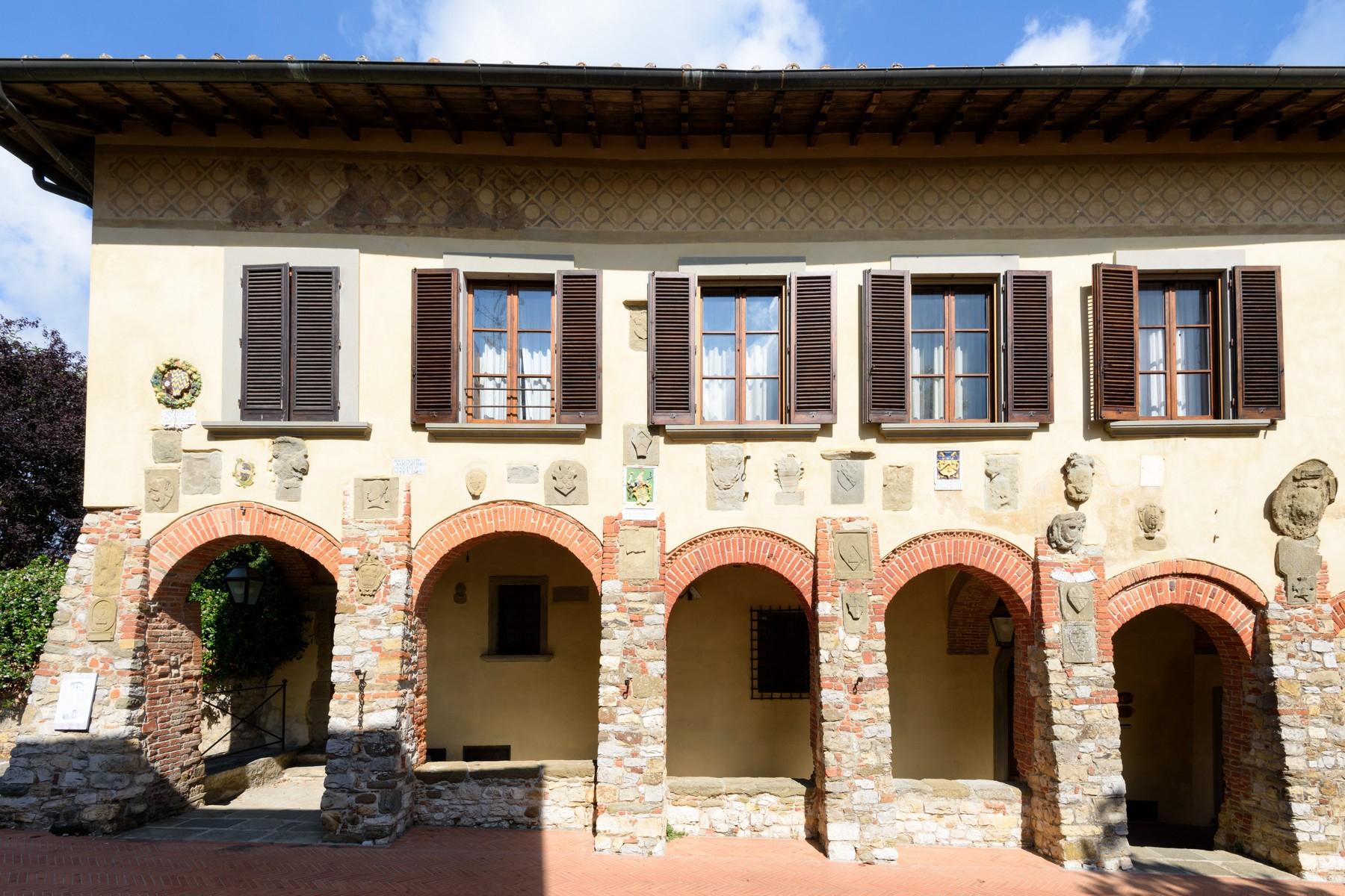 Historical palace of the 10th century in the heart of the Val di Chiana - 2