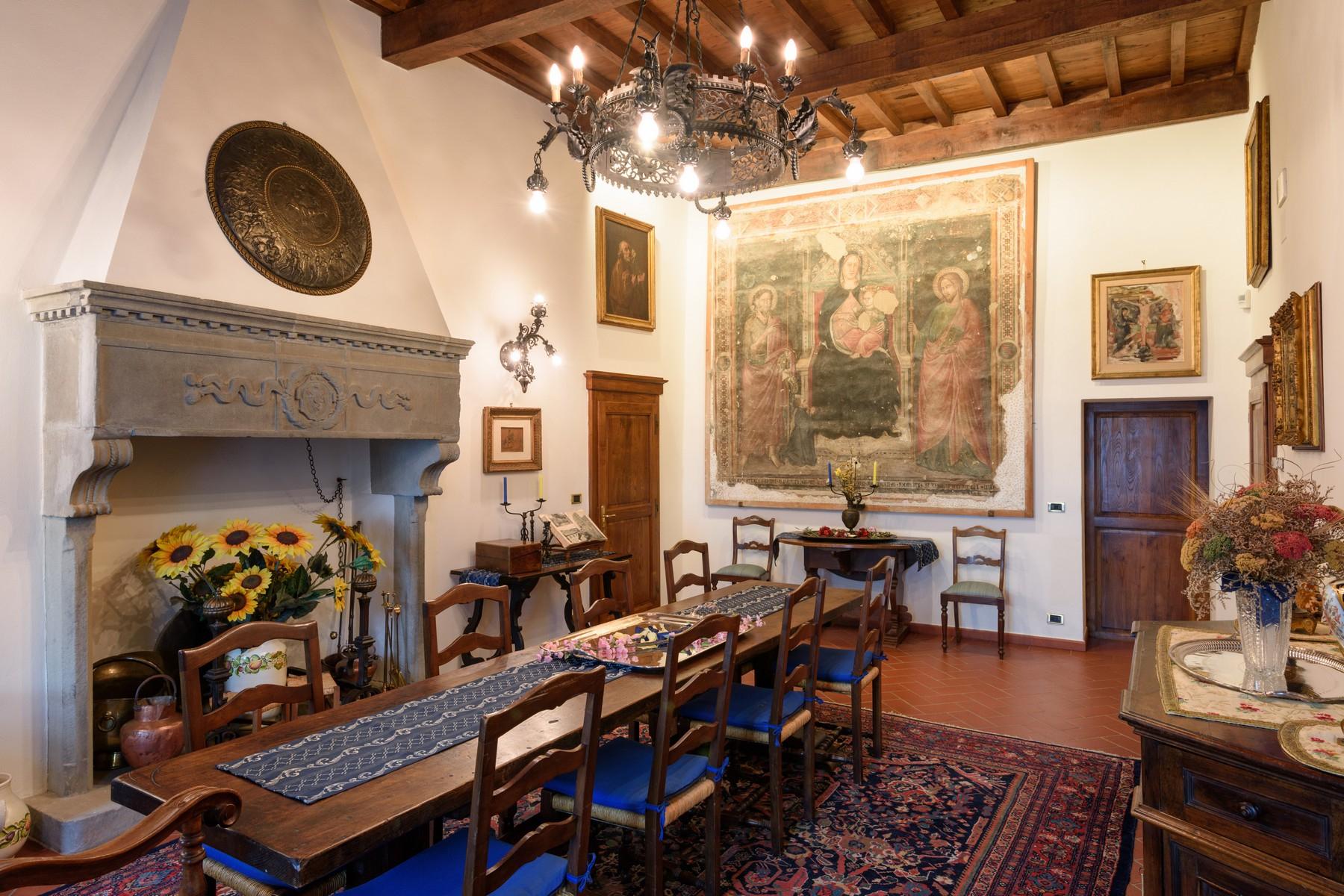Historical palace of the 10th century in the heart of the Val di Chiana - 9