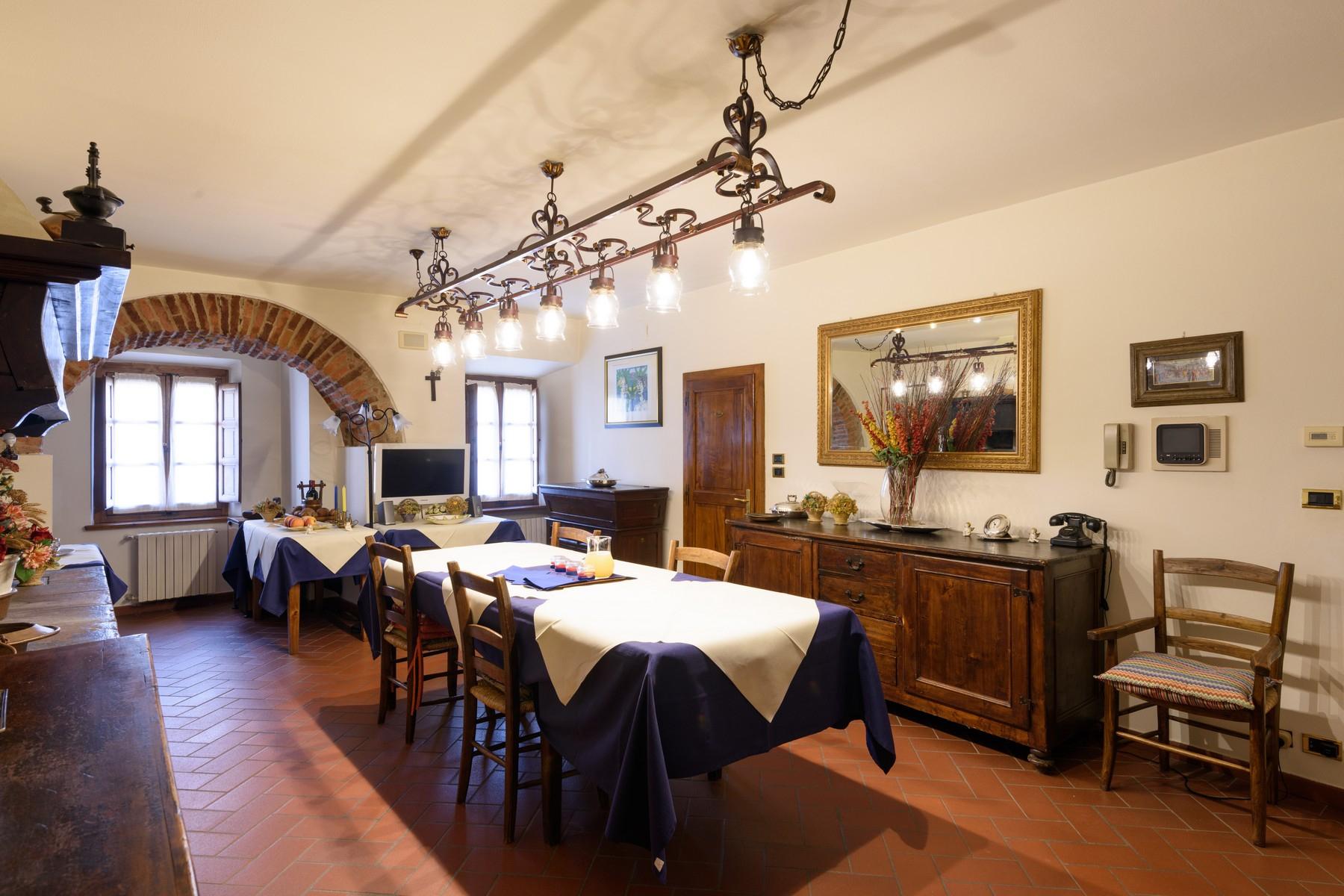Historical palace of the 10th century in the heart of the Val di Chiana - 11