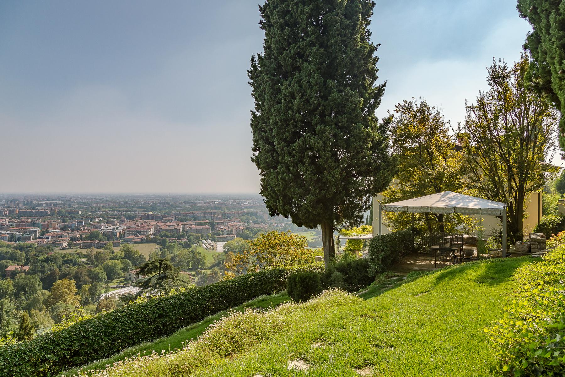 Magnifica villa con parco e piscina sui colli di Bergamo - 16