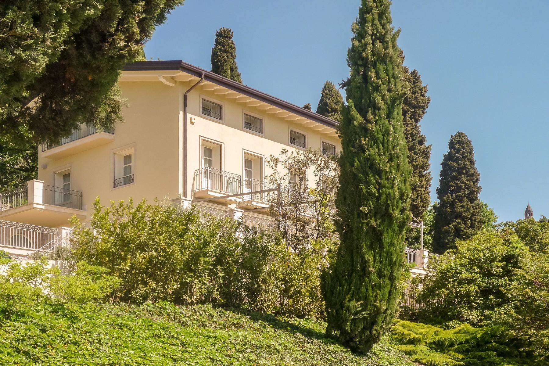 Magnifica villa con parco e piscina sui colli di Bergamo - 1