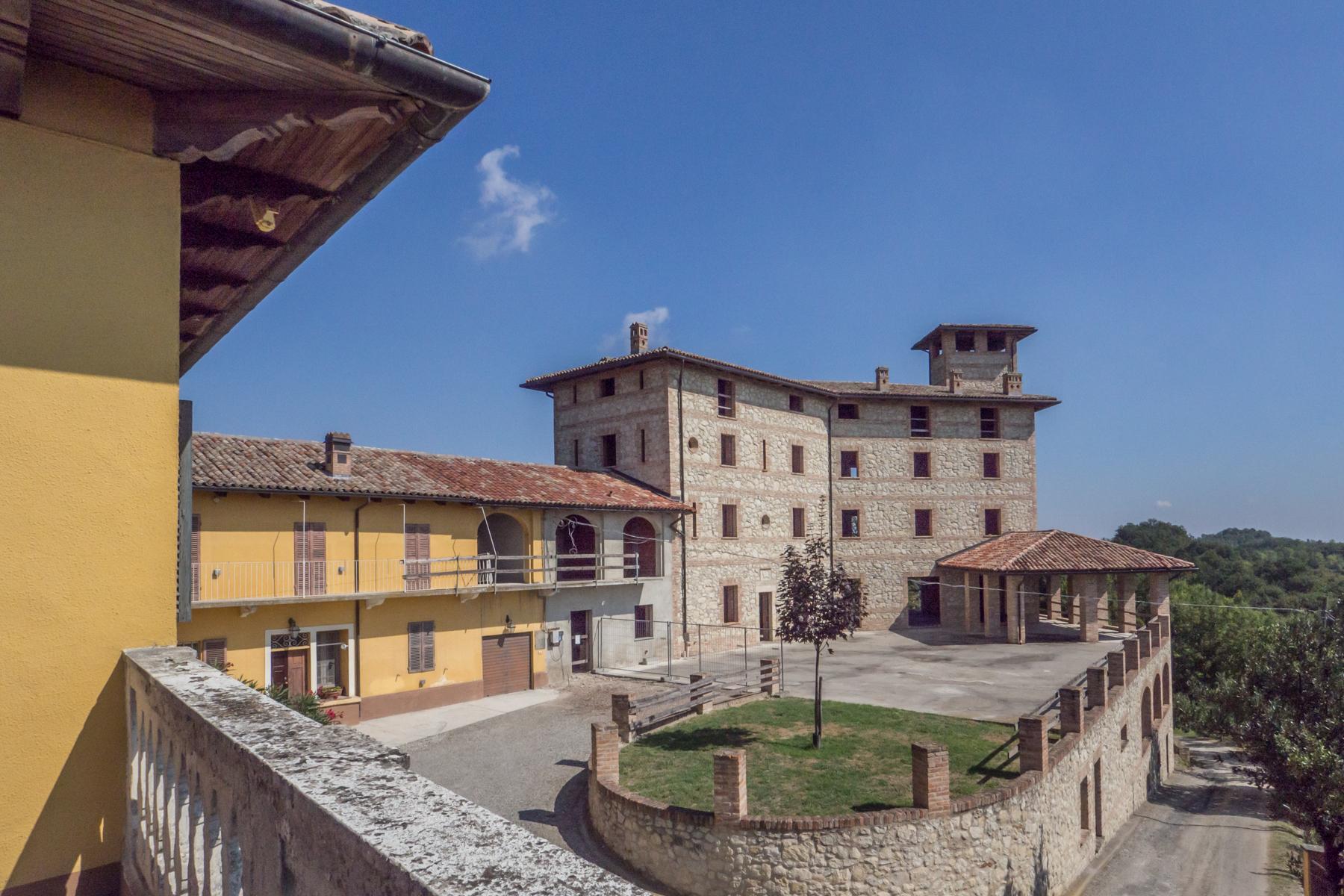 Herrliches Schloss auf den Hügeln des Monferrato - 4