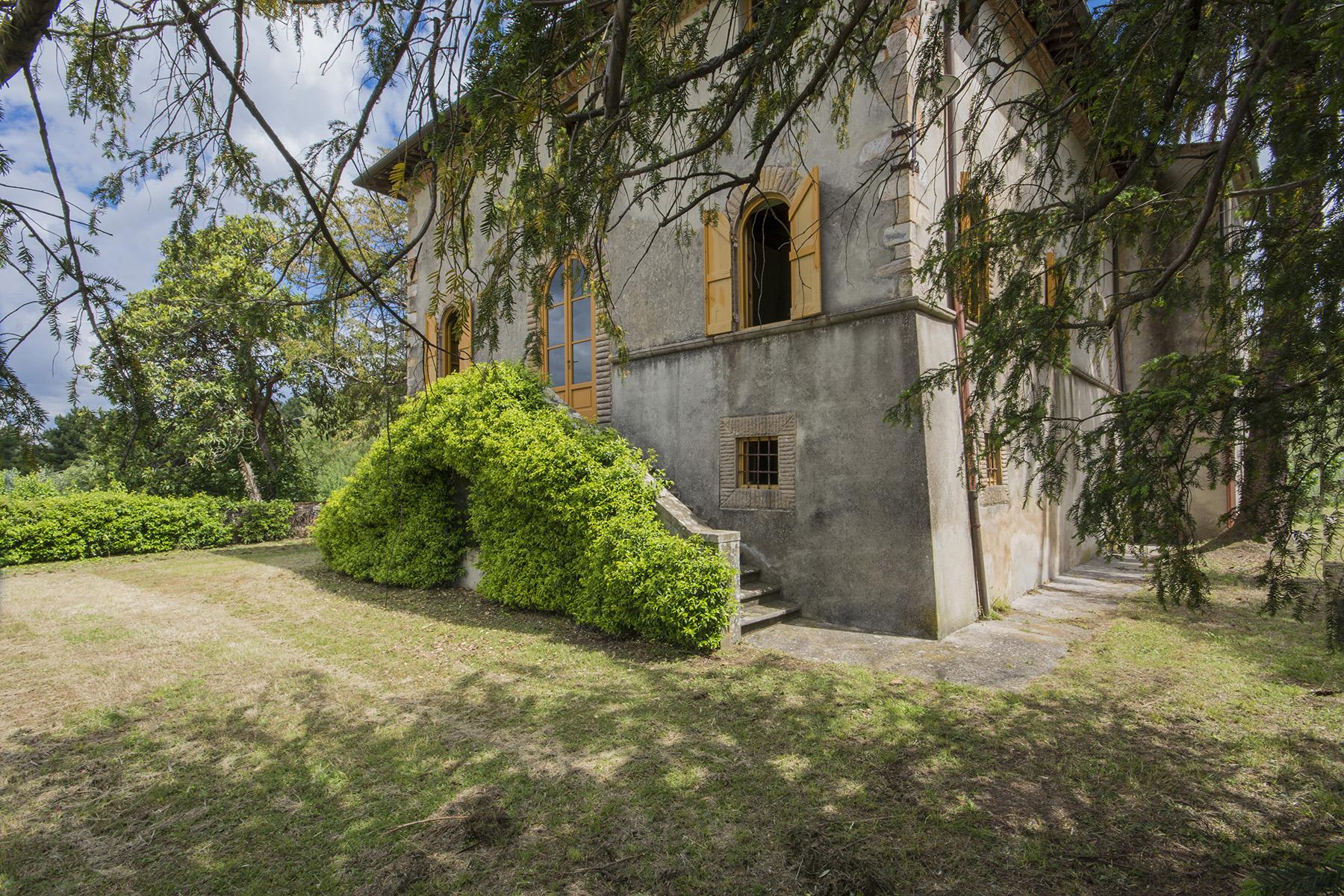 Wunderschöne Villa mit herrlichem Blick auf dem Land von Lucca - 1