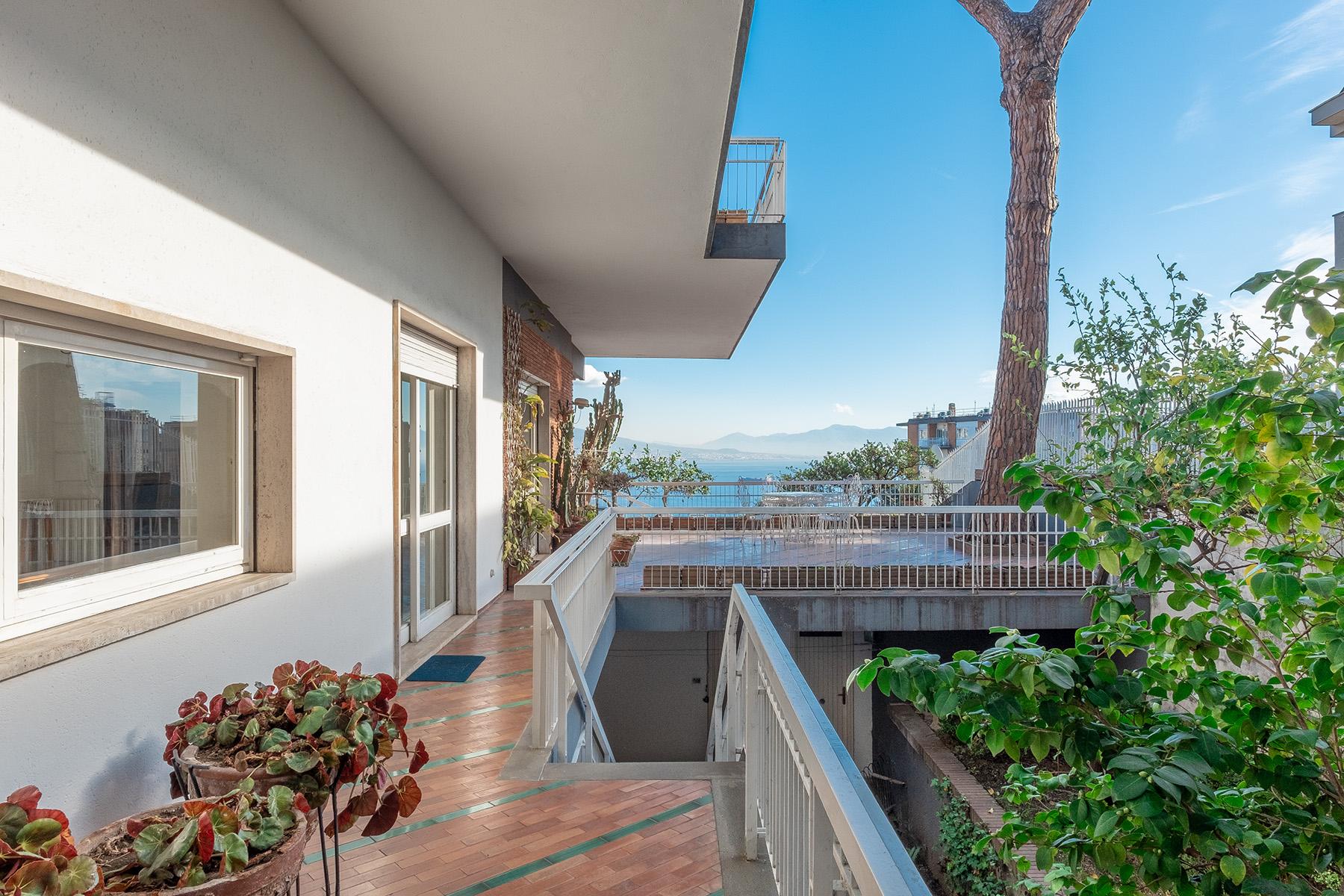 Prächtige Villa mit Panorama-Blick, Garten und Terrassen - 2