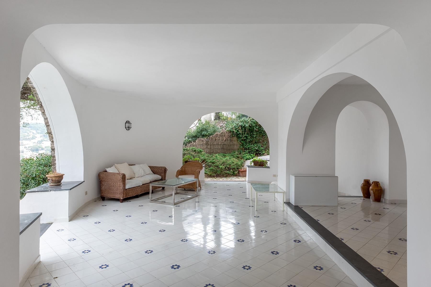 Splendida villa con piscina a due passi del centro di Capri - 16