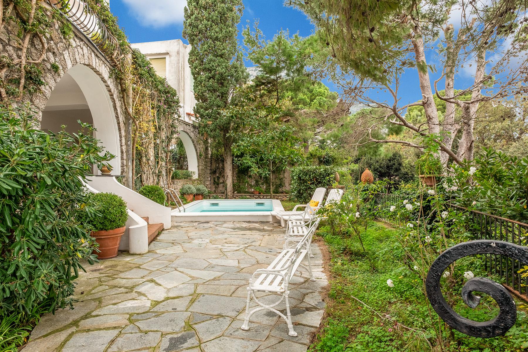 Splendida villa con piscina a due passi del centro di Capri - 27