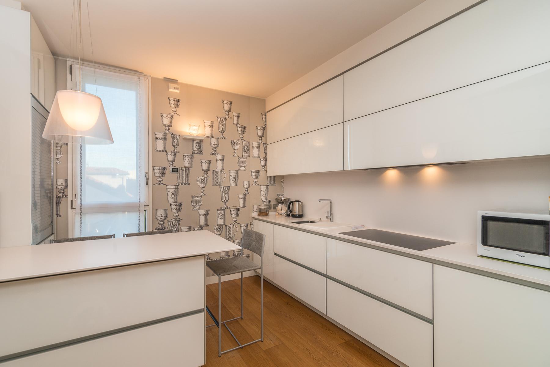 Close to Piazza Tricolore. New four-room apartment in a refined modern context - 18