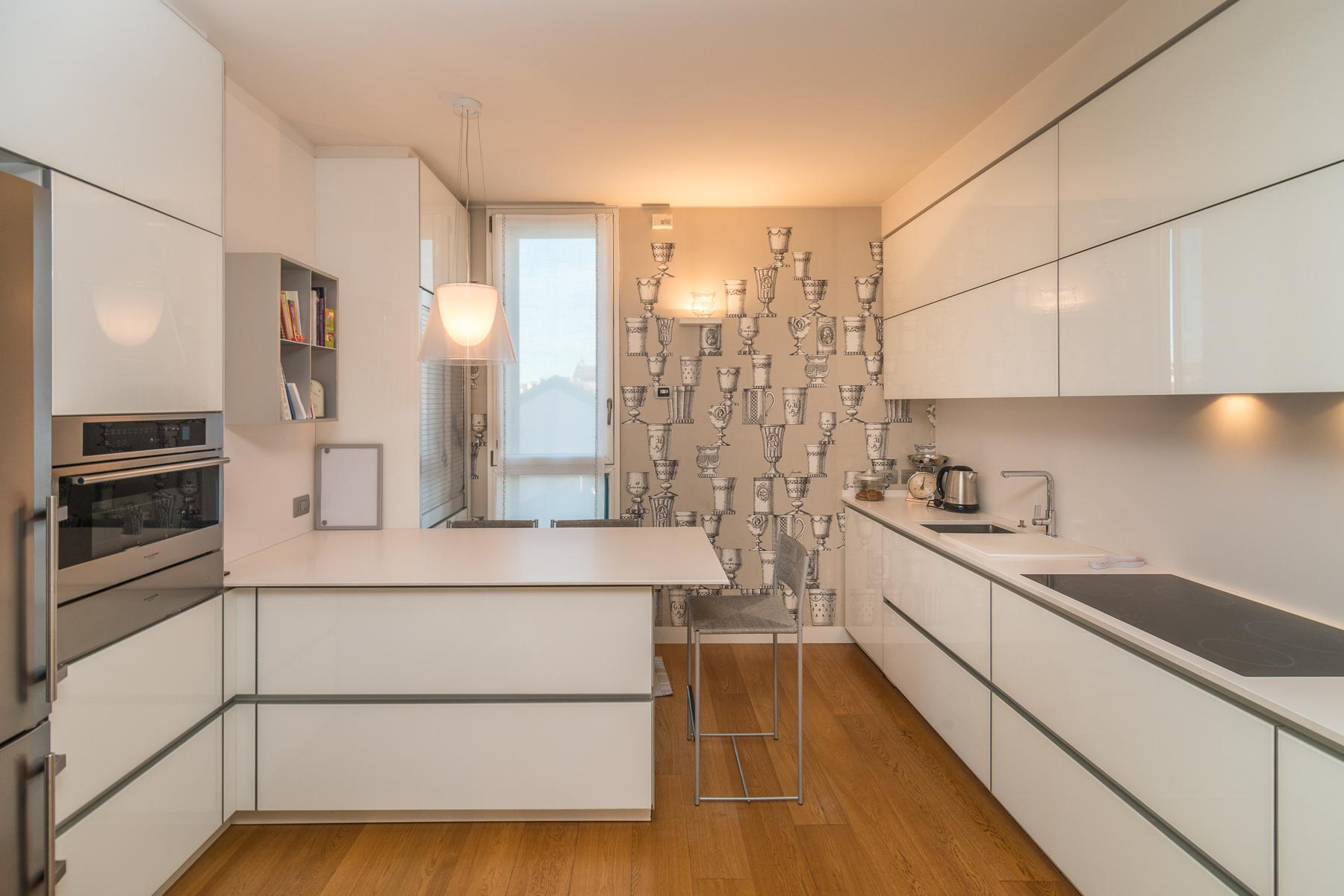 Close to Piazza Tricolore. New four-room apartment in a refined modern context - 17
