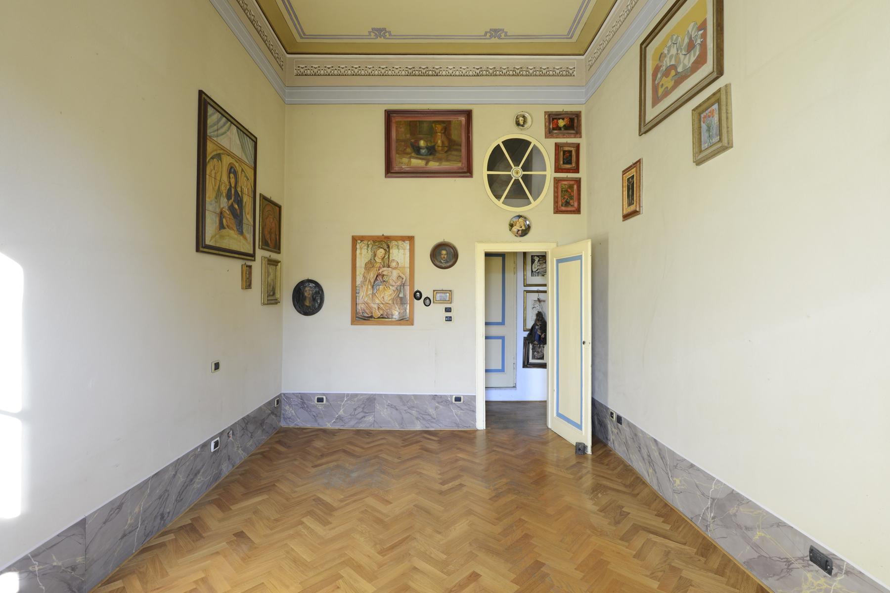 Refined apartment in the center of Lucca - 23