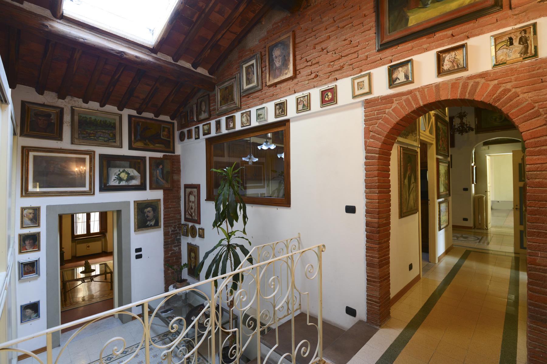 Refined apartment in the center of Lucca - 12