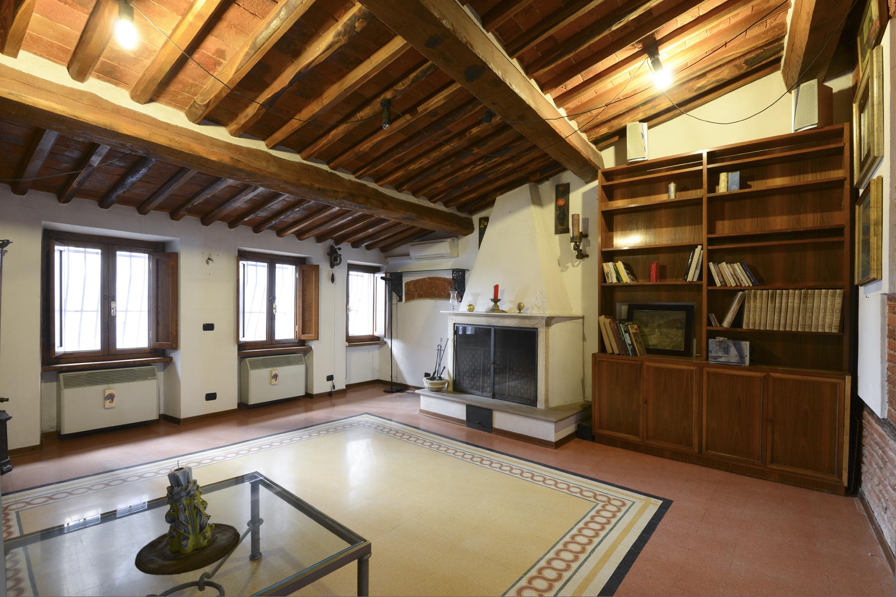 Refined apartment in the center of Lucca - 15