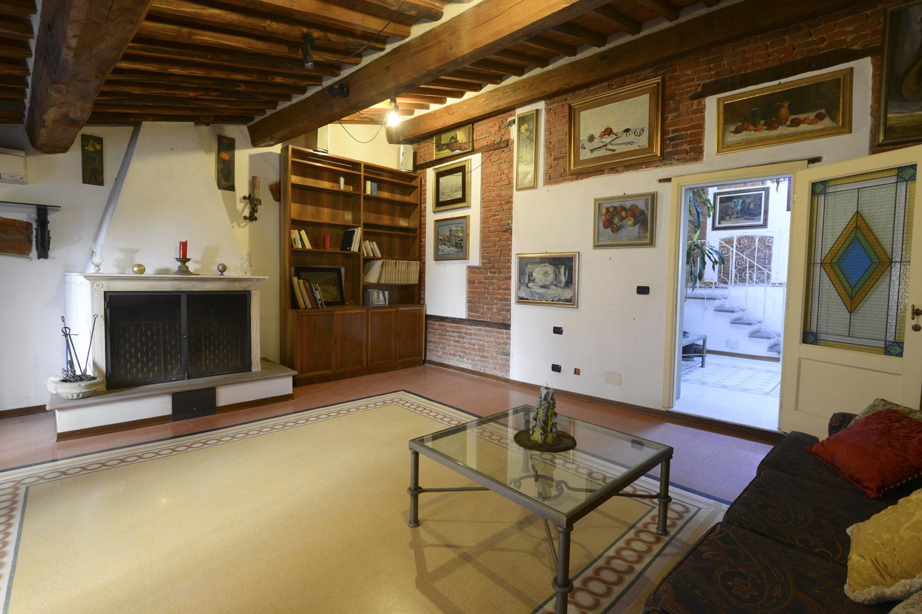 Refined apartment in the center of Lucca - 7