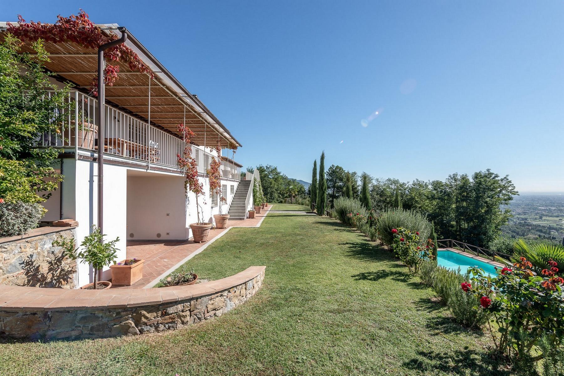 Wunderschöne Villa mit Pool auf den Hügeln von Lucca - 2