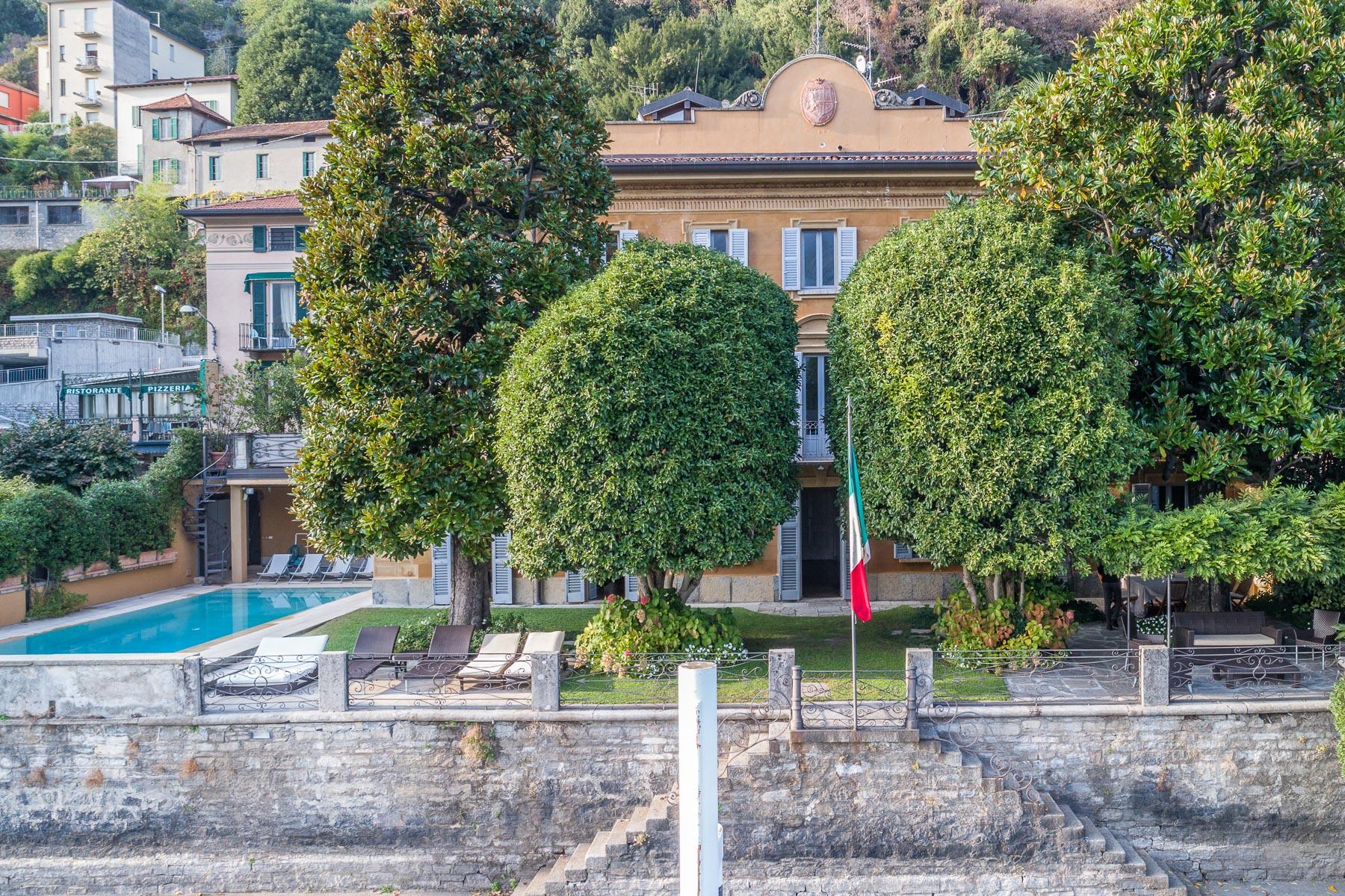 Splendida villa d'epoca pied dans l'eau - 11