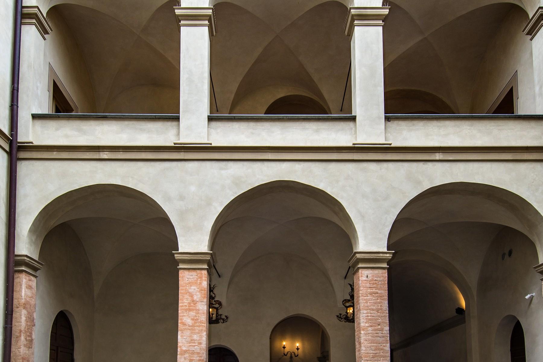 Magnificent historic palace in the heart of Reggio Emilia - 18