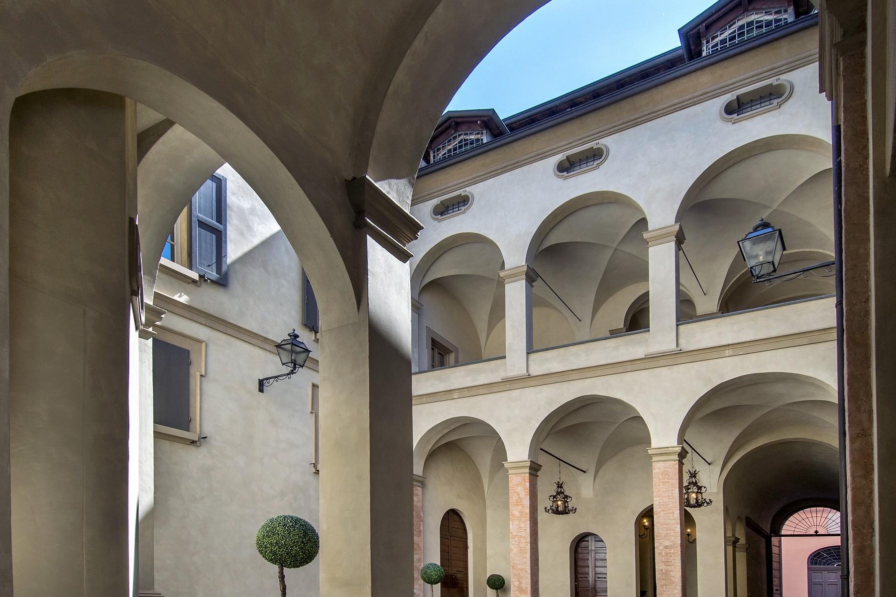 Magnificent historic palace in the heart of Reggio Emilia - 22