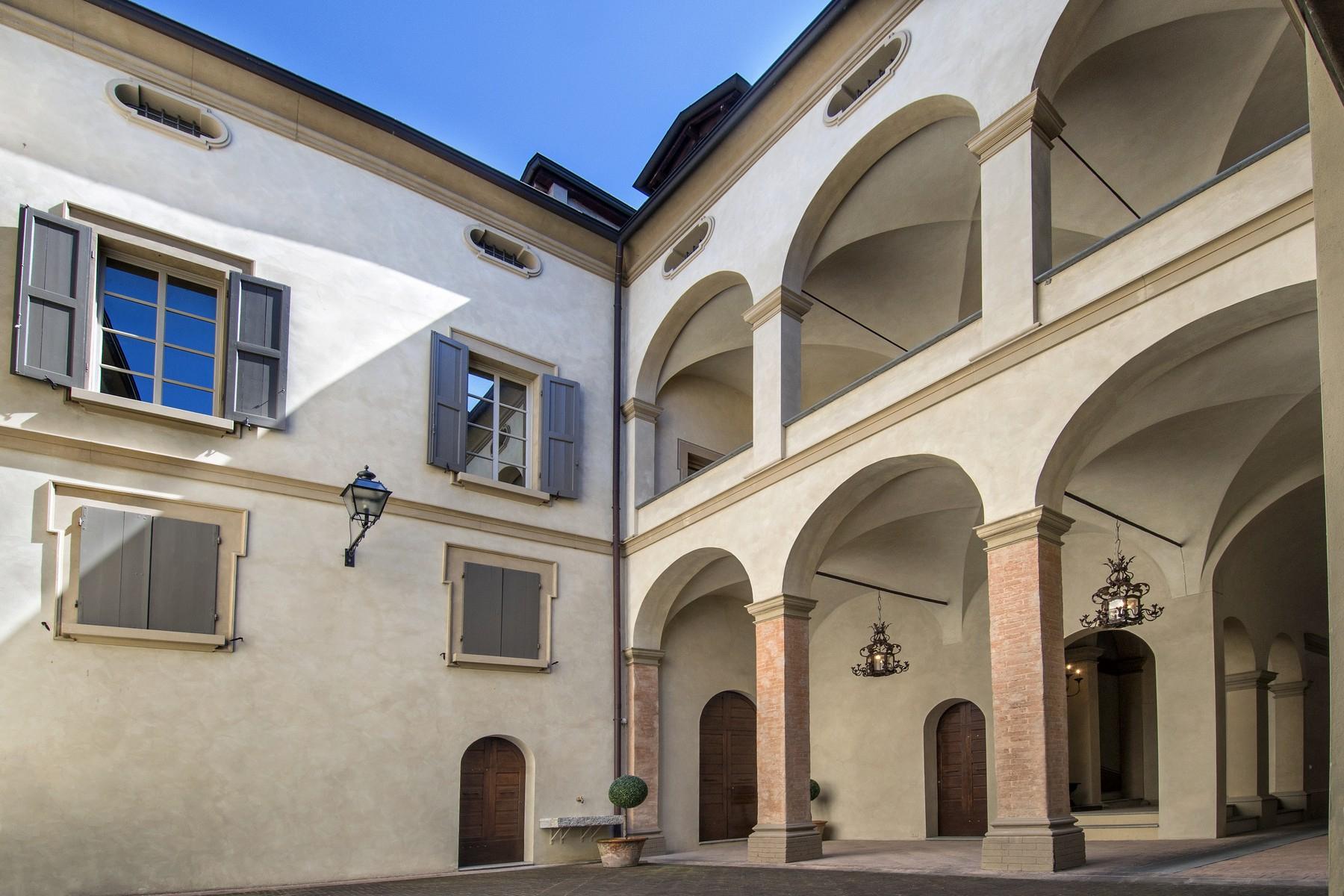 Magnificent historic palace in the heart of Reggio Emilia - 23
