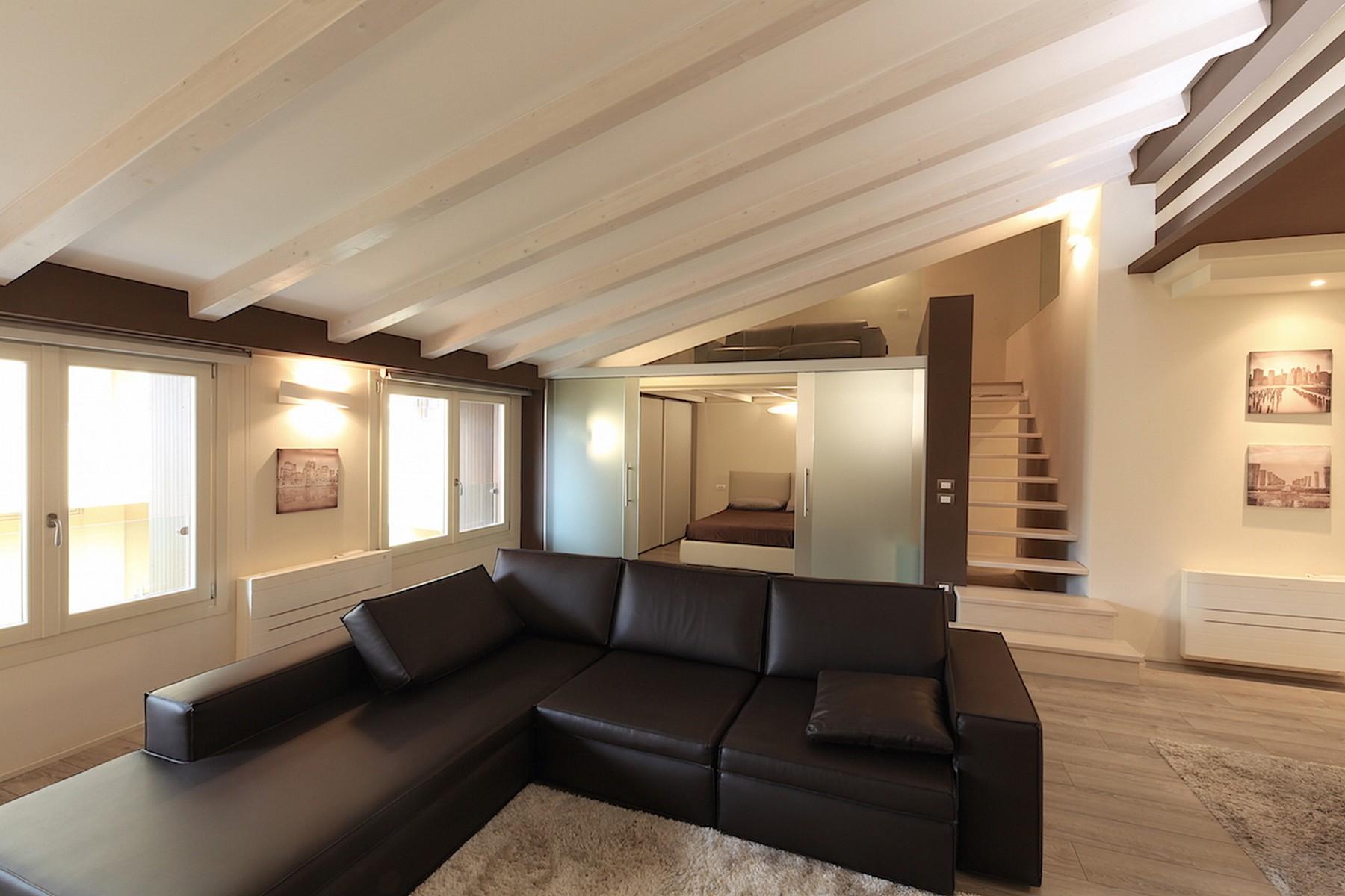 Beautiful modern loft in the heart of Desenzano del Garda - 17