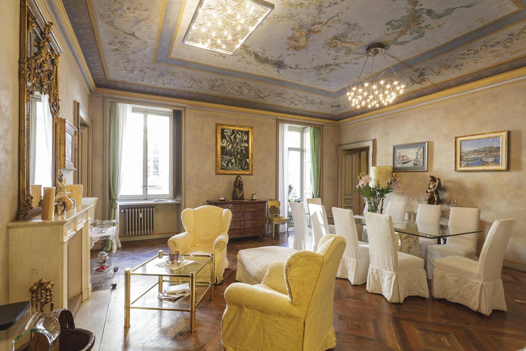 Refined apartment in the historical center of Turin - 6