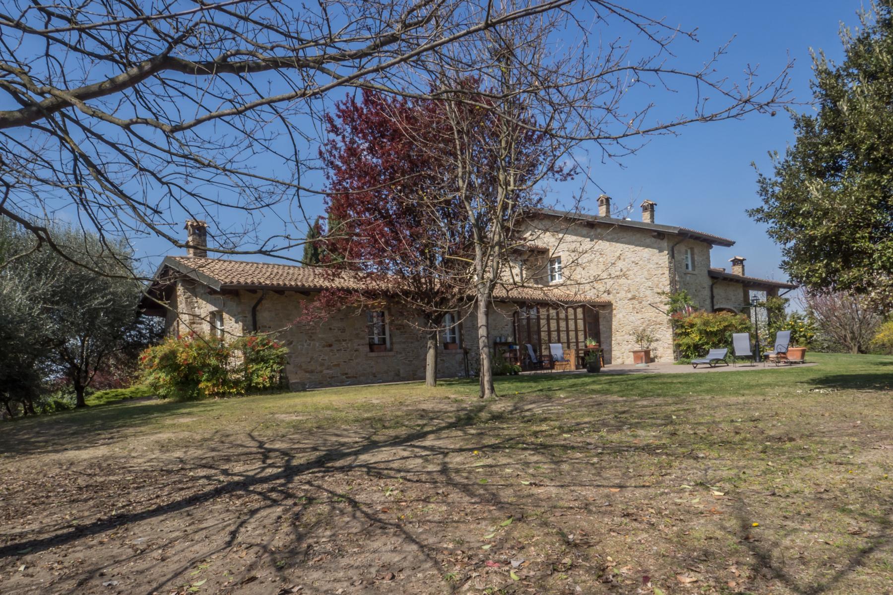 Wunderschönes Bauernhaus aus Stein mitten auf den Monferrato Hügeln - 8