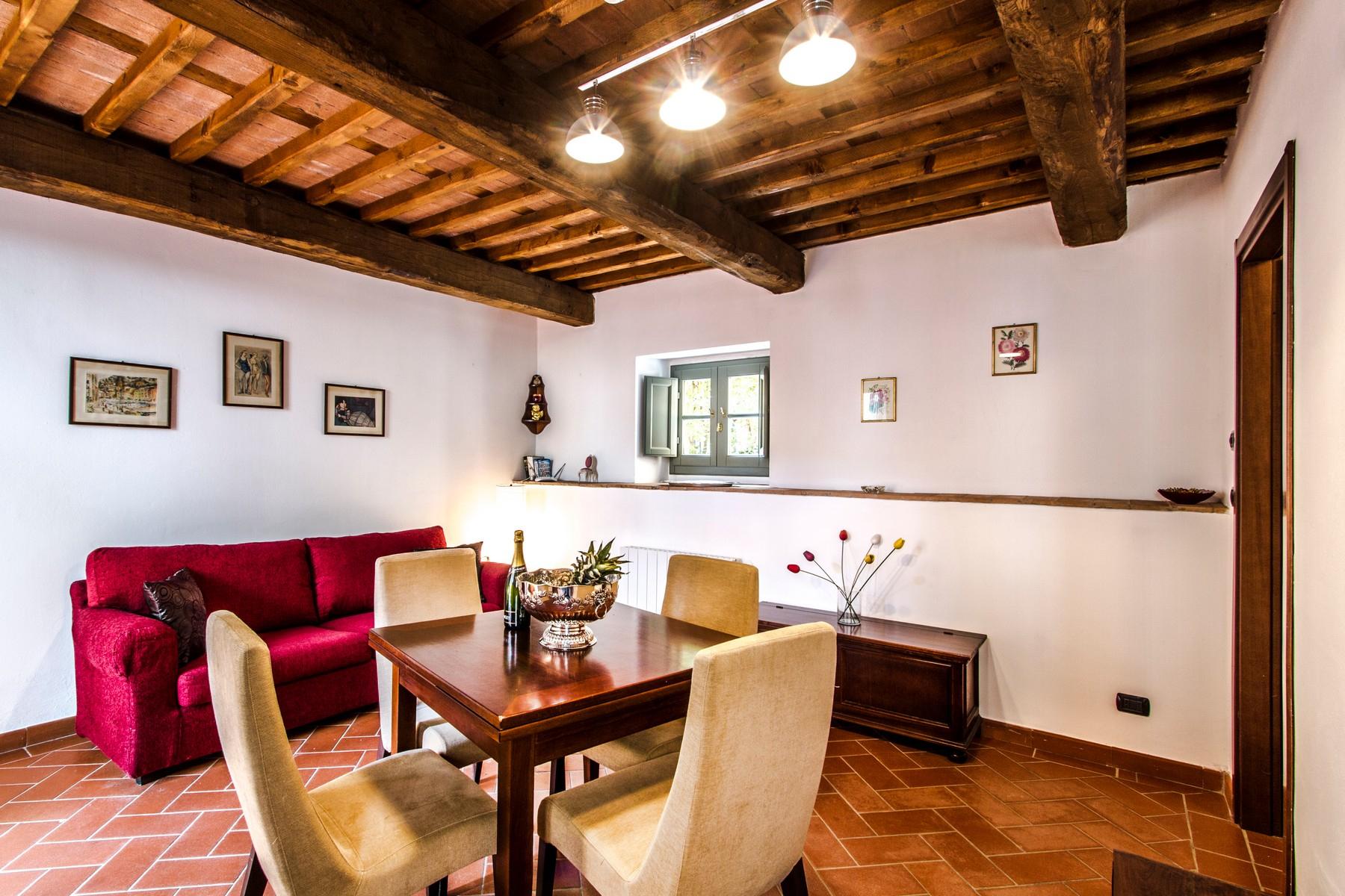 Luxuswohnung in exklusiver Anlage mit historischer Villa in den Hügeln von Lucca - 4