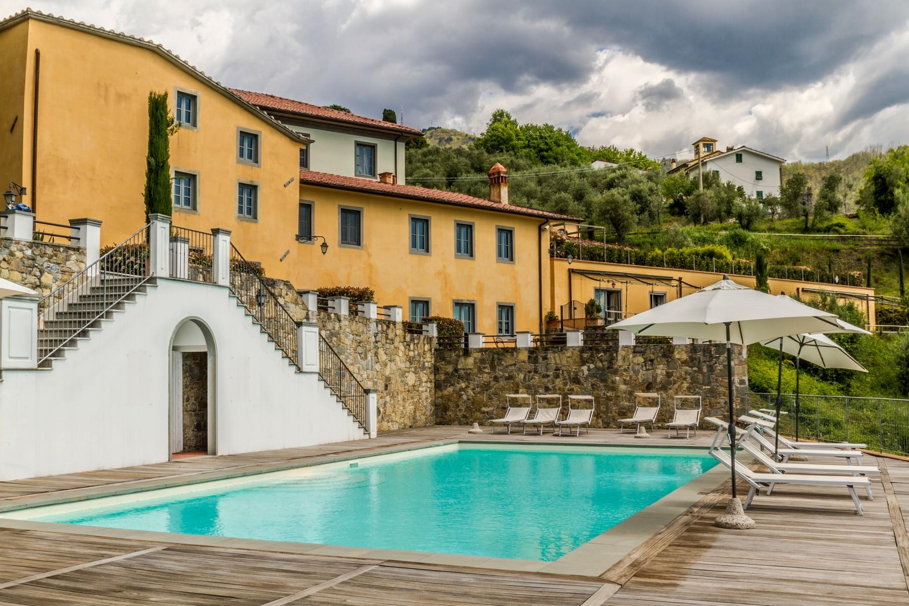Luxuswohnung in exklusiver Anlage mit historischer Villa in den Hügeln von Lucca - 1