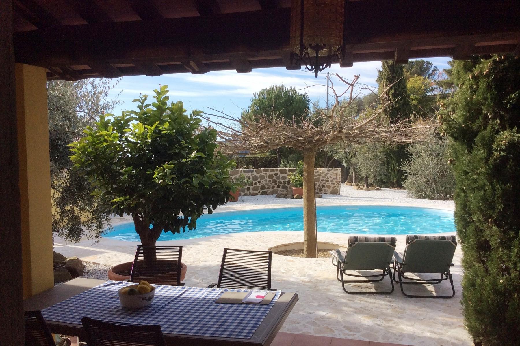 Villa avec piscine sur les collines de Pescia - 2