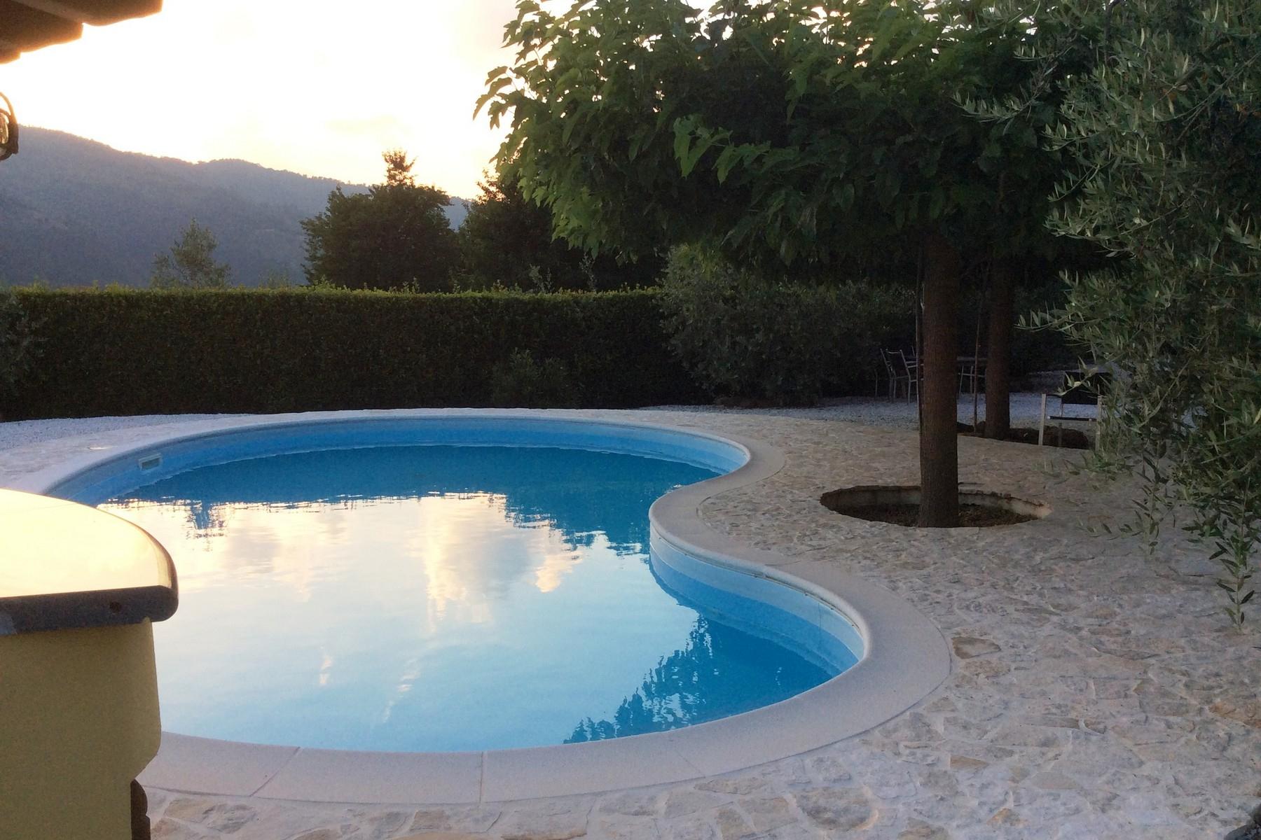 Villa avec piscine sur les collines de Pescia - 21